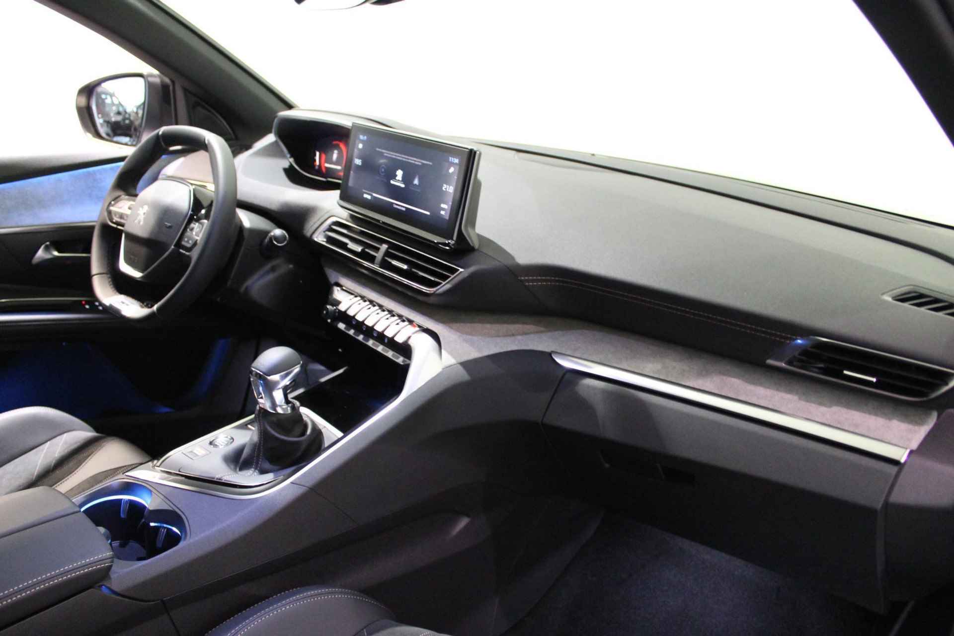 Peugeot 5008 1.2 PureTech GT | Panorama Schuif/kantel dak | Navigatie | Camera | NIEUW TE BESTELLEN! - 3/43