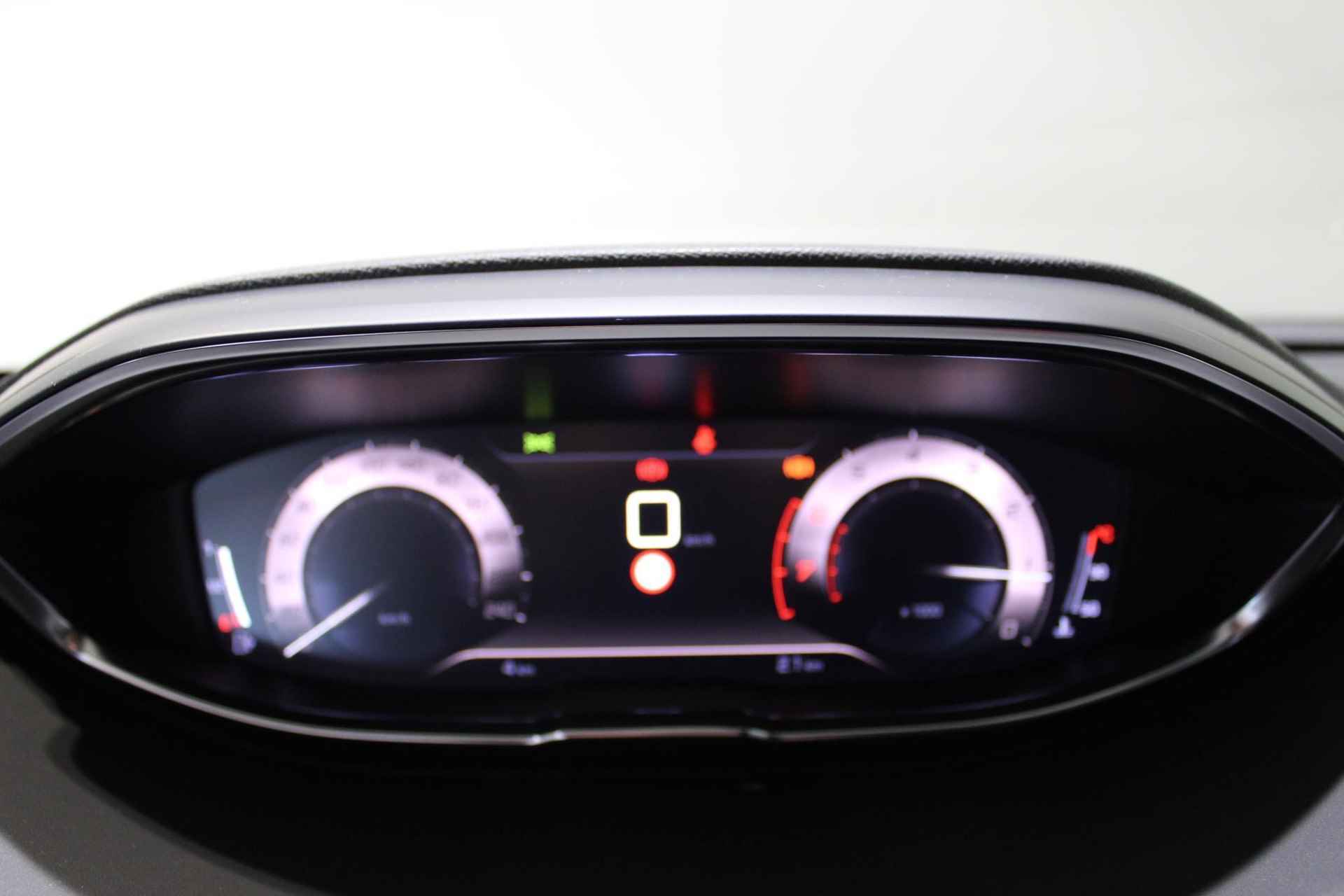 Peugeot 5008 1.2 PureTech GT | Panorama Schuif/kantel dak | Navigatie | Camera | NIEUW TE BESTELLEN! - 18/43