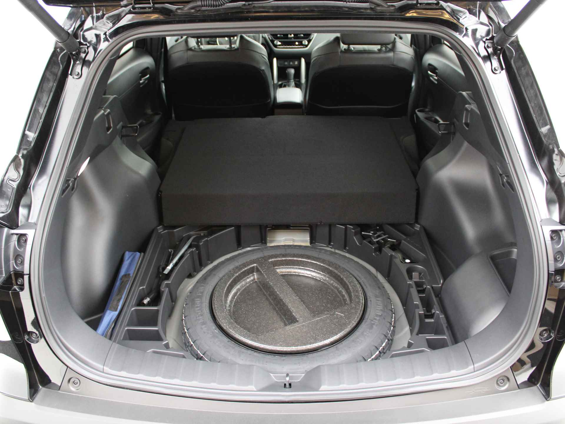 Toyota Corolla Cross 2.0 High Power Hybrid First Edition | Navigatie | Stoelverwarming | Parkeercamera | - 32/43