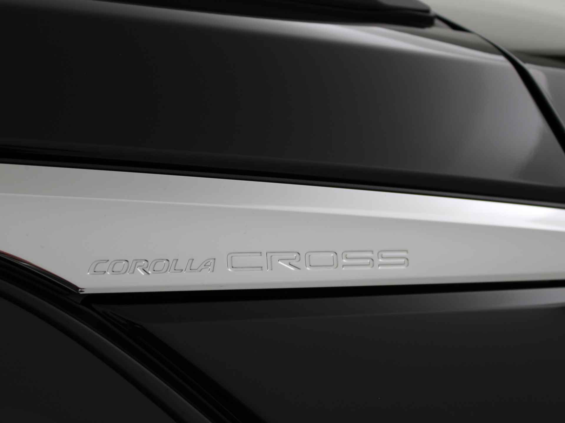 Toyota Corolla Cross 2.0 High Power Hybrid First Edition | Navigatie | Stoelverwarming | Parkeercamera | - 38/43