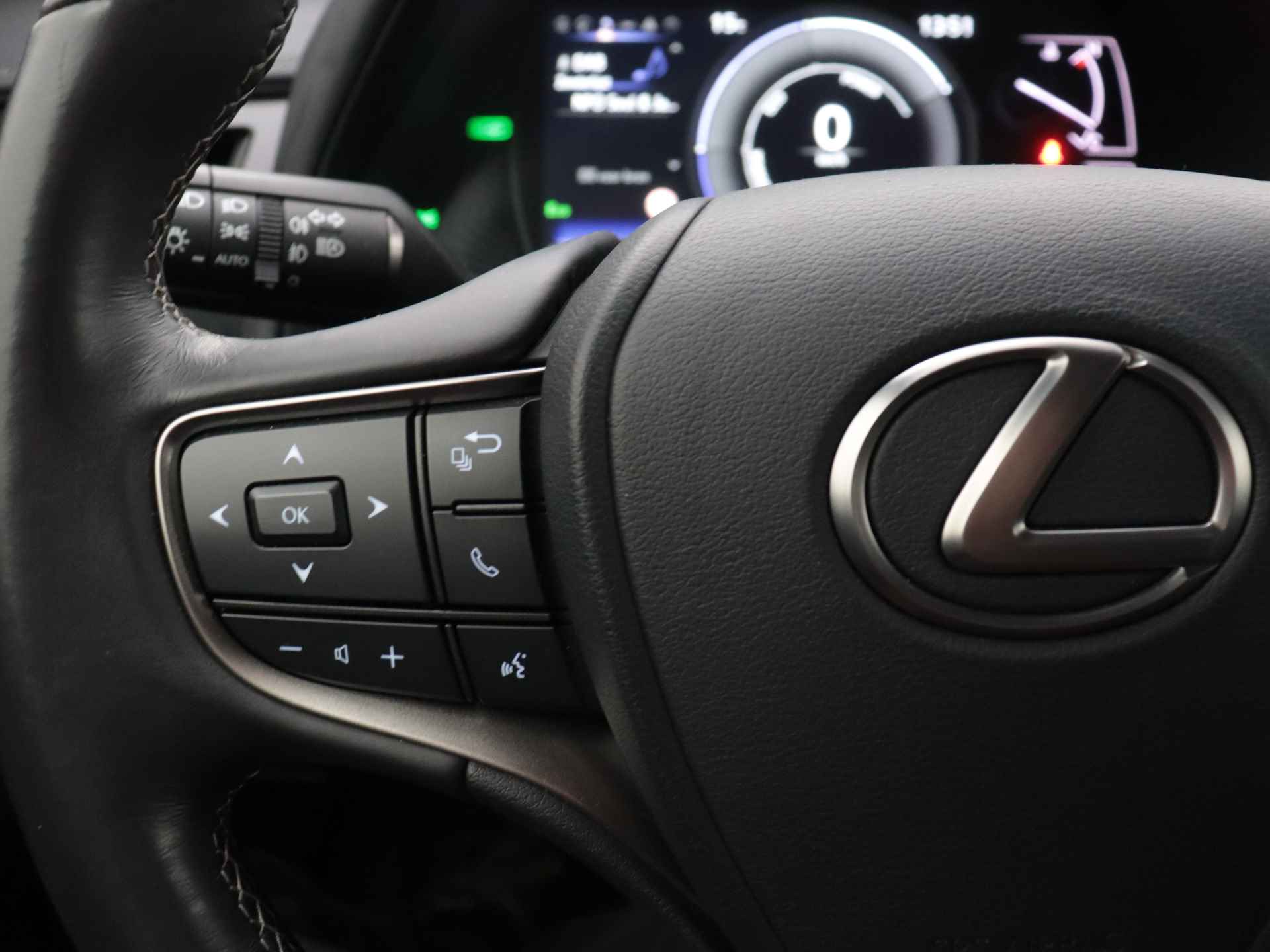 Lexus UX 250h Preference Line | Navigatie | Camera | LM velgen | Parkeersensoren | - 22/45