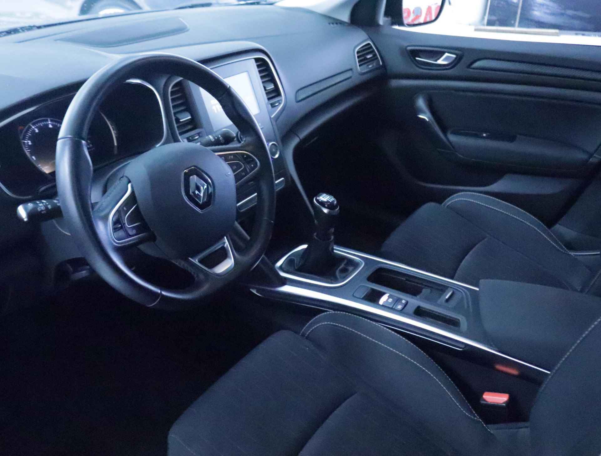 Renault Mégane 1.3 TCe Limited Clima/Navi/Trekhaak - 24/25