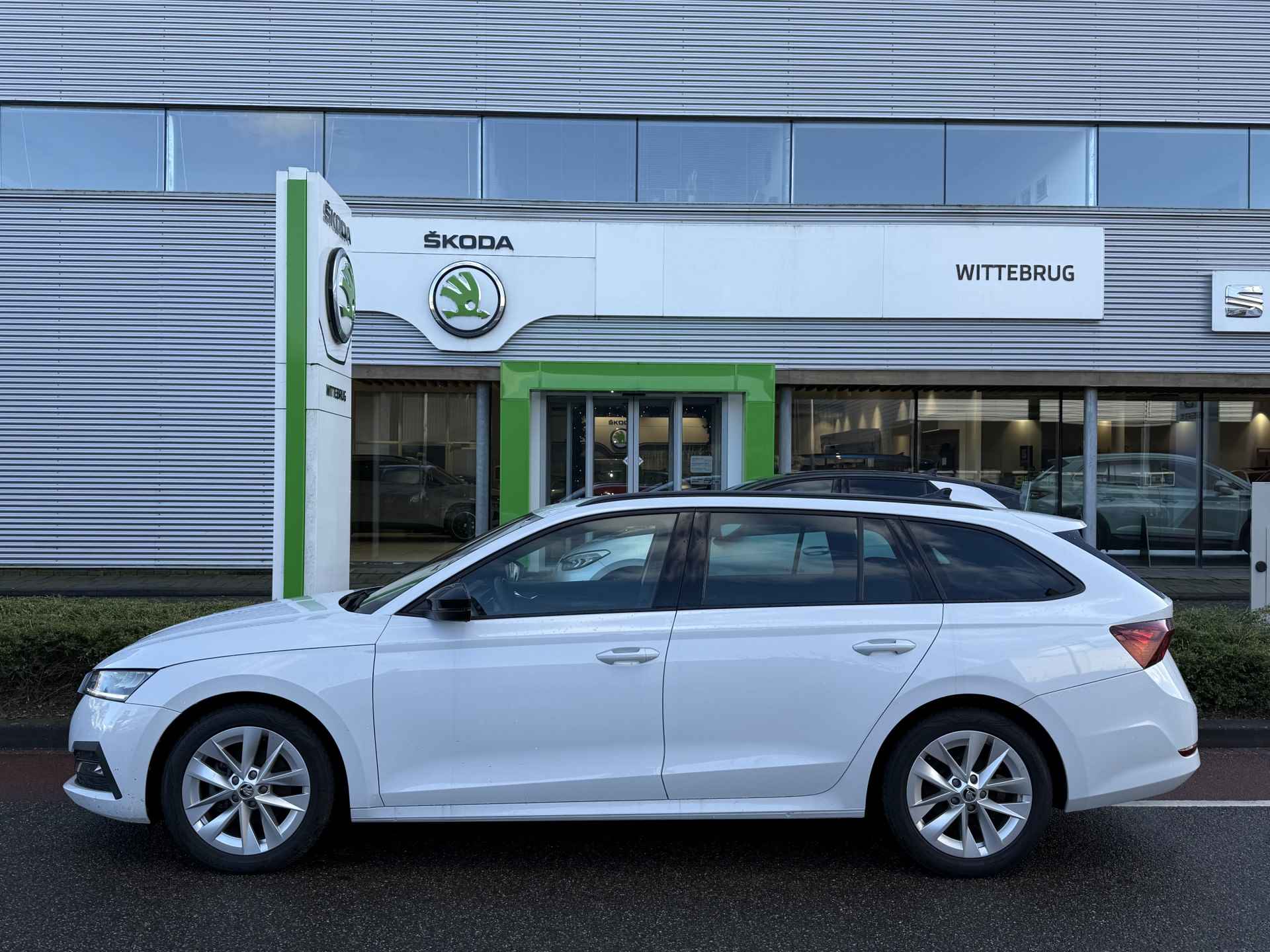 Škoda Octavia Combi 1.0 TSI Sport Business / NAVI / APP.Connect / 17"LMV / Zwenkbare Trekhaak - 7/35