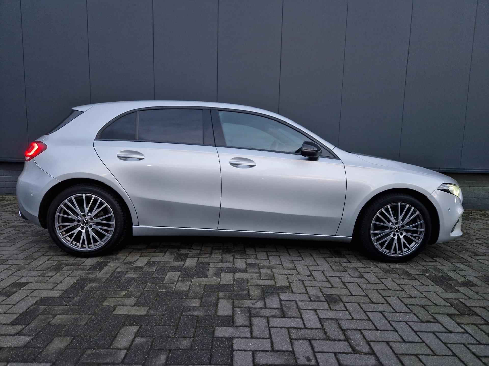 Mercedes-Benz A-klasse 200 Premium Plus /Pano - 41/41