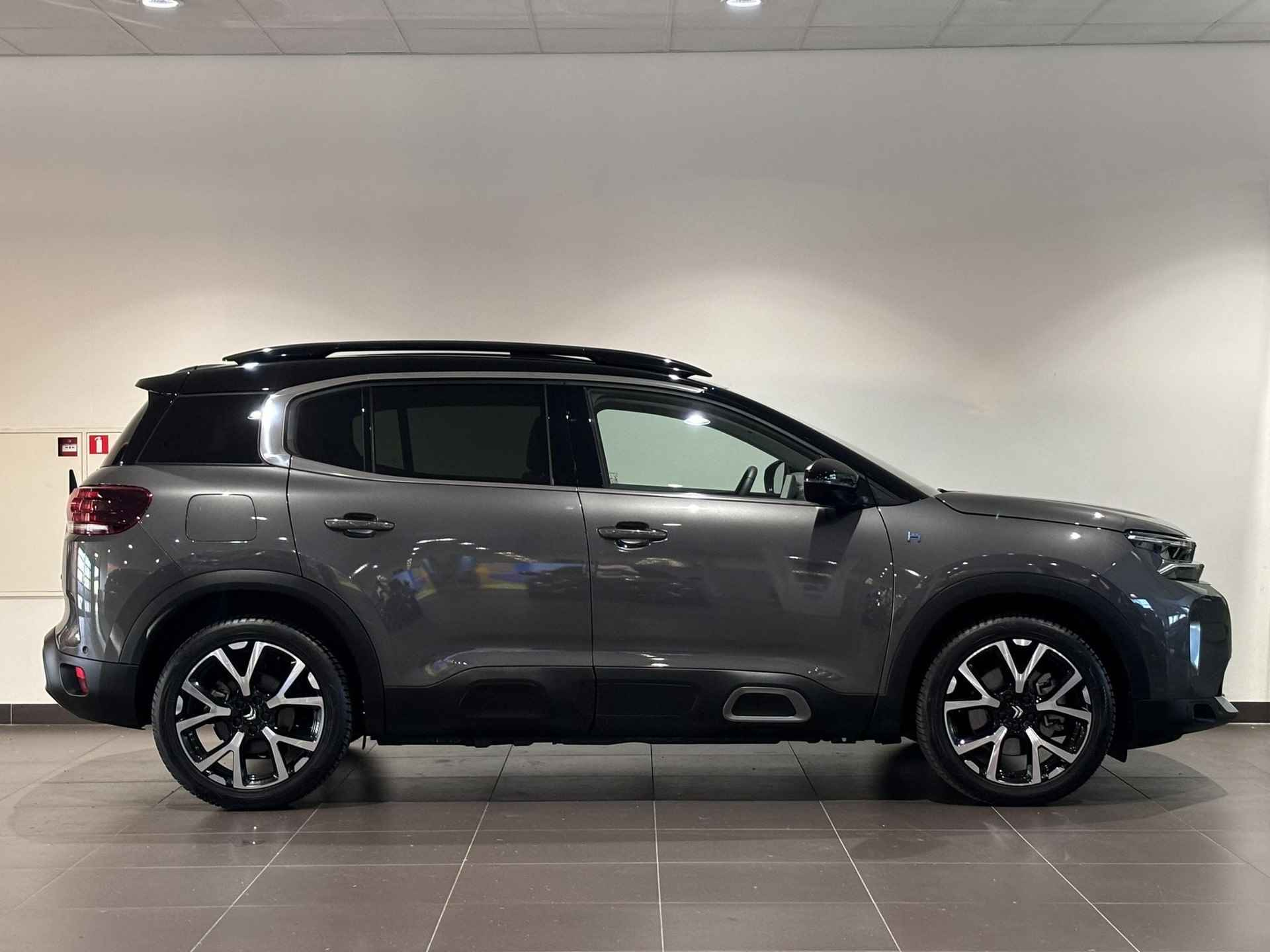 Citroën C5 Aircross SUV Shine Pack 1.6 PHEV Hybrid 225pk ë-EAT8 AUTOMAAT | TWO-TONE! | SCHUIF/KANTELDAK | 360° CAMERA | NAVI | LEDER | STOELVERW. | ADAPTIVE CRUISE | KEYLESS ENTRY | DAB+ - 11/78