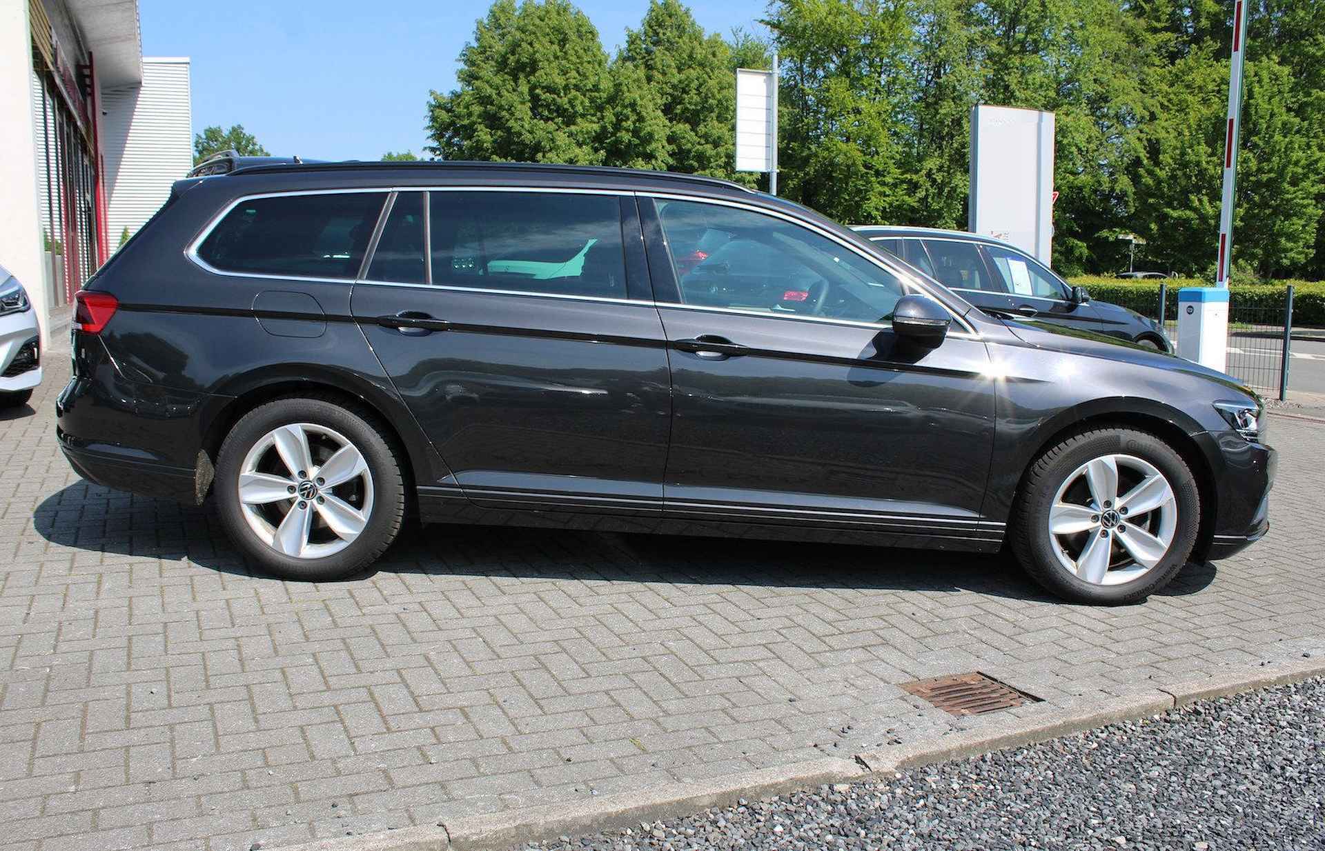 Volkswagen Passat Variant 2.0 TDI 200 PK DSG ACC Trekhaak Camera LED - 4/20