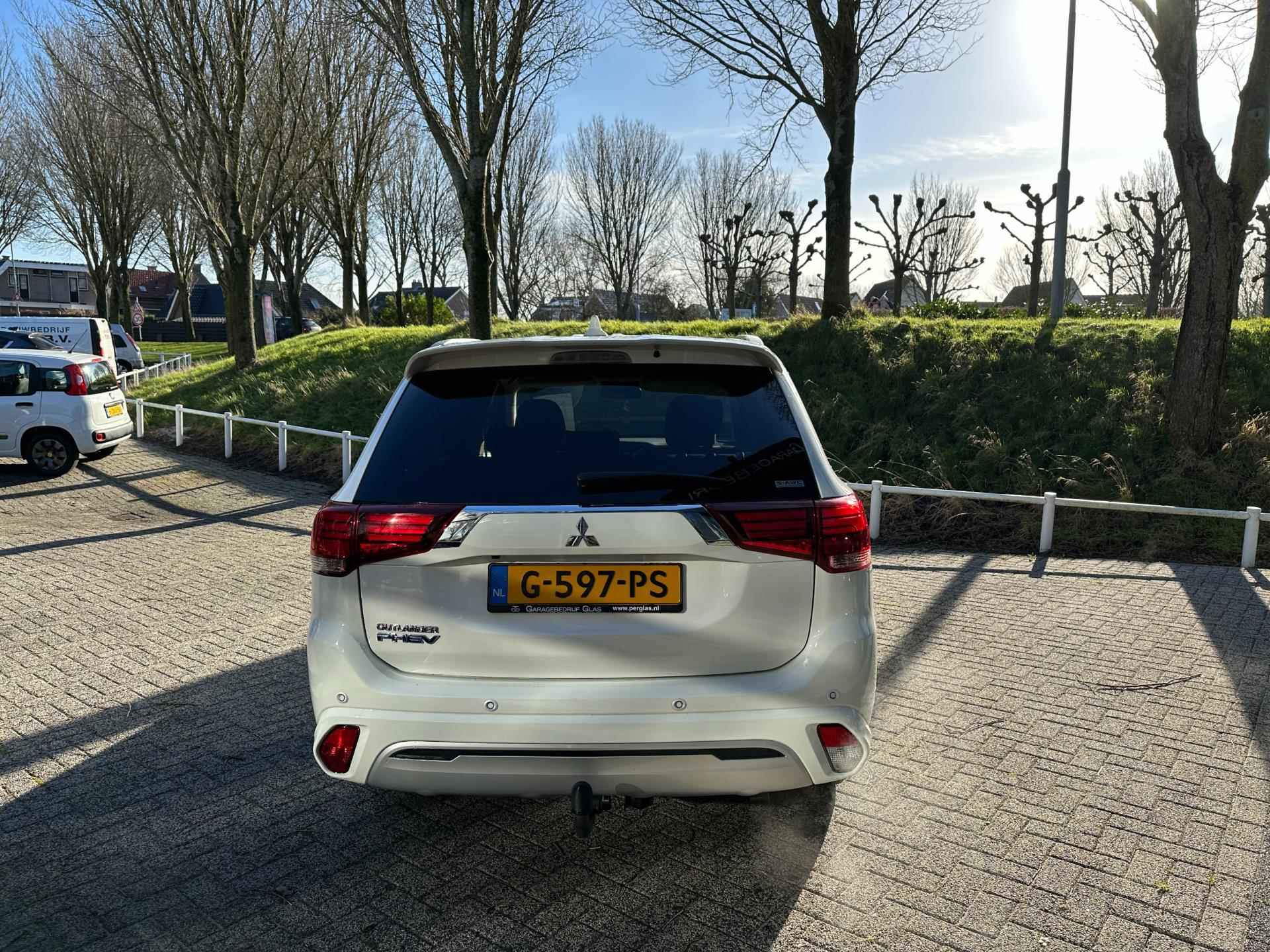 Mitsubishi Outlander 2.4 PHEV Pure trekhaak carplay camera - 5/31