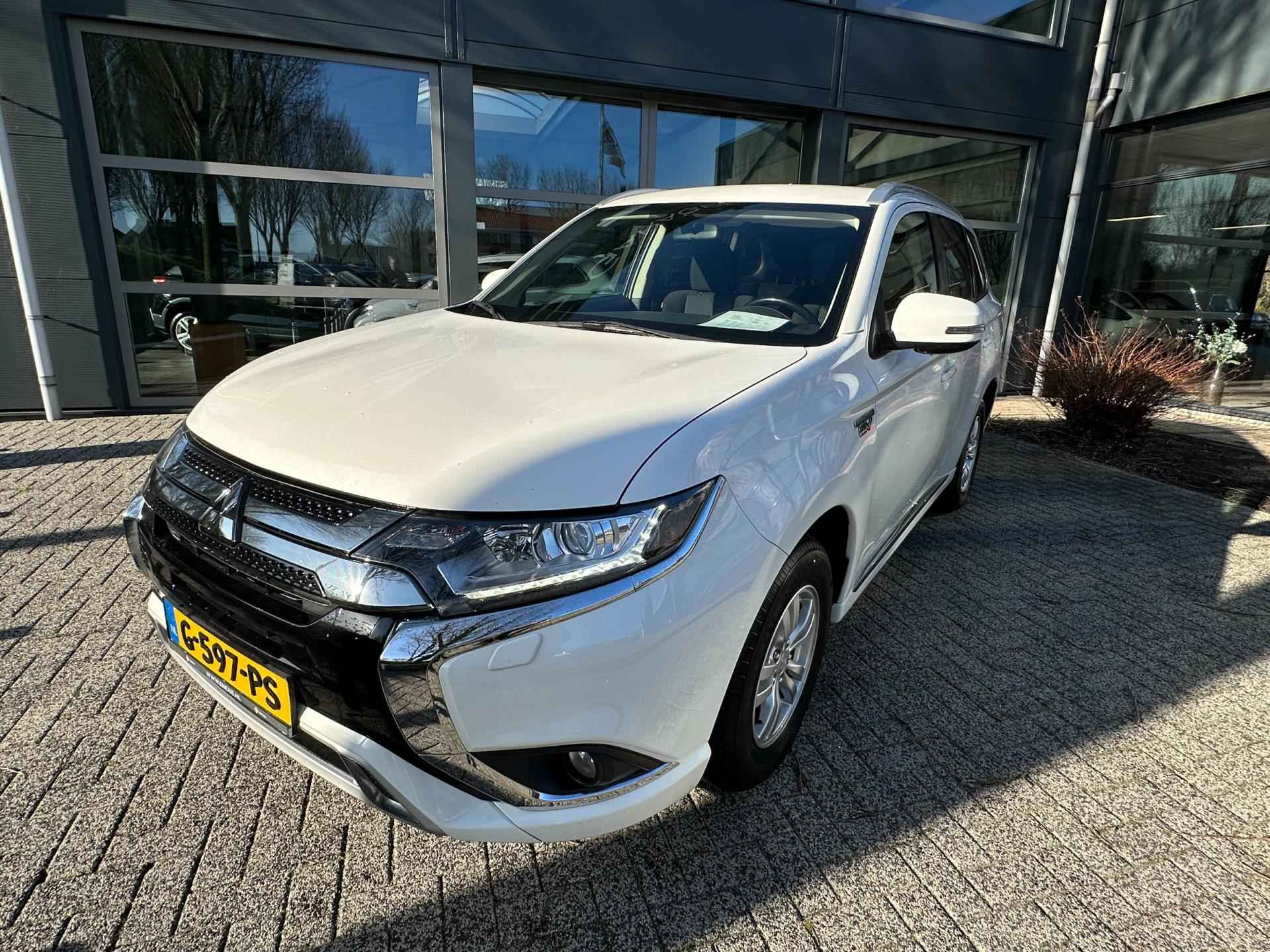 Mitsubishi Outlander 2.4 PHEV Pure trekhaak carplay camera - 9/31