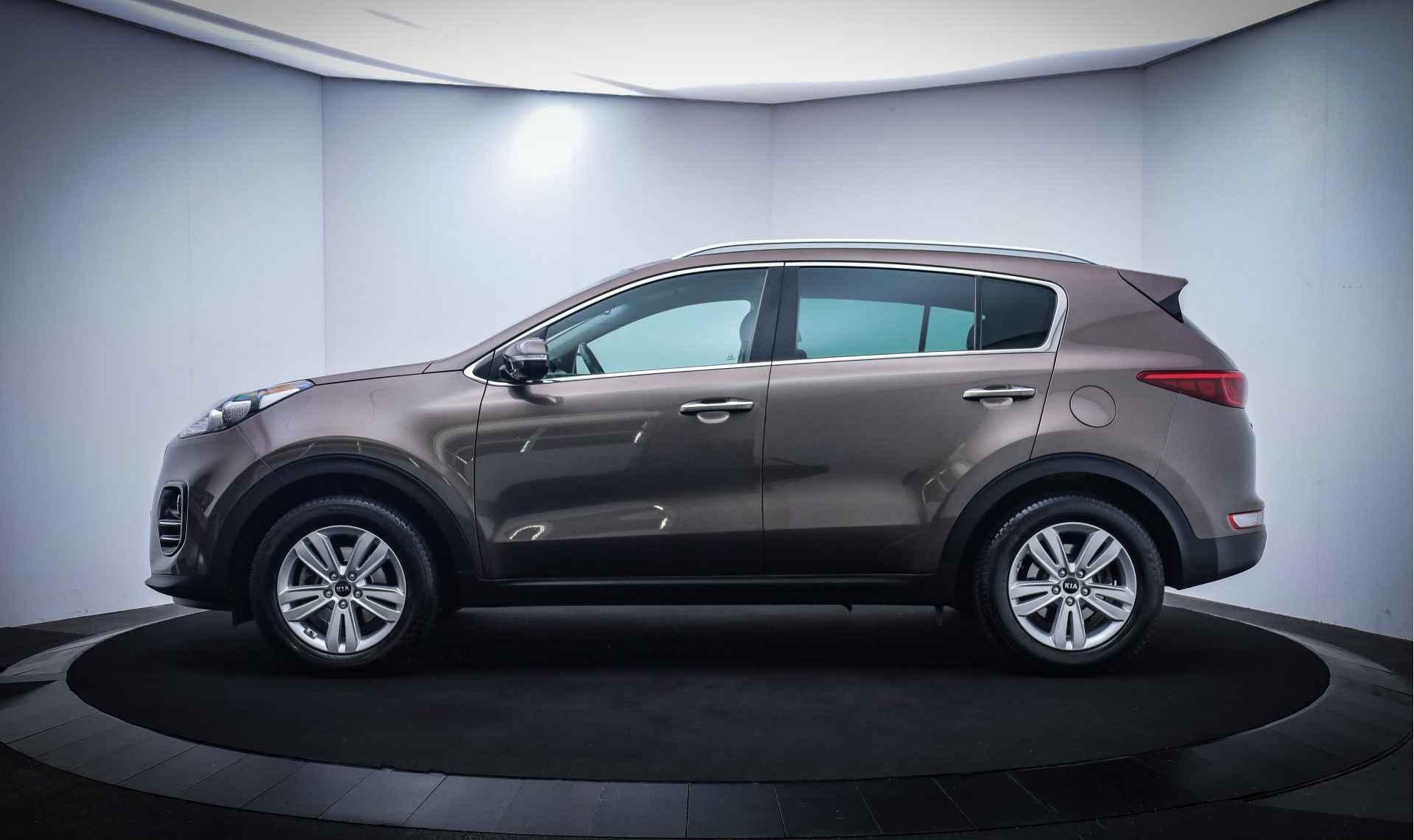 Kia Sportage 1.6GDI DYNAMIC Line XENON/CAMERA/NAVI/CARPLAY/TREKHAAK/DEALER.ONDERHOUDEN - 12/24