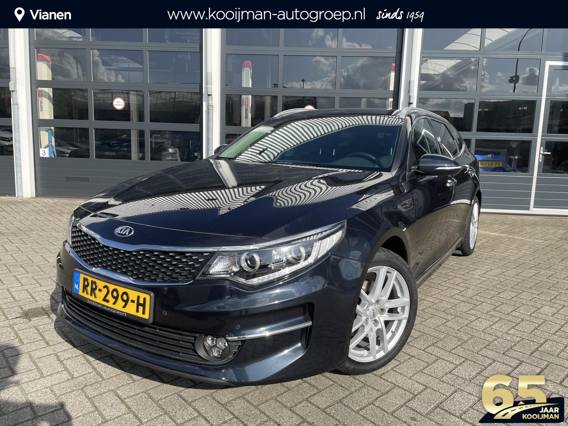 Kia Optima Sportswagon 1.7 CRDi ComfortPlusLine puur rijgenot en heel veel luxe! 600 Liter kofferruimte en automaat! Ideale gezins auto, ook zeker geschikt voor Taxi.