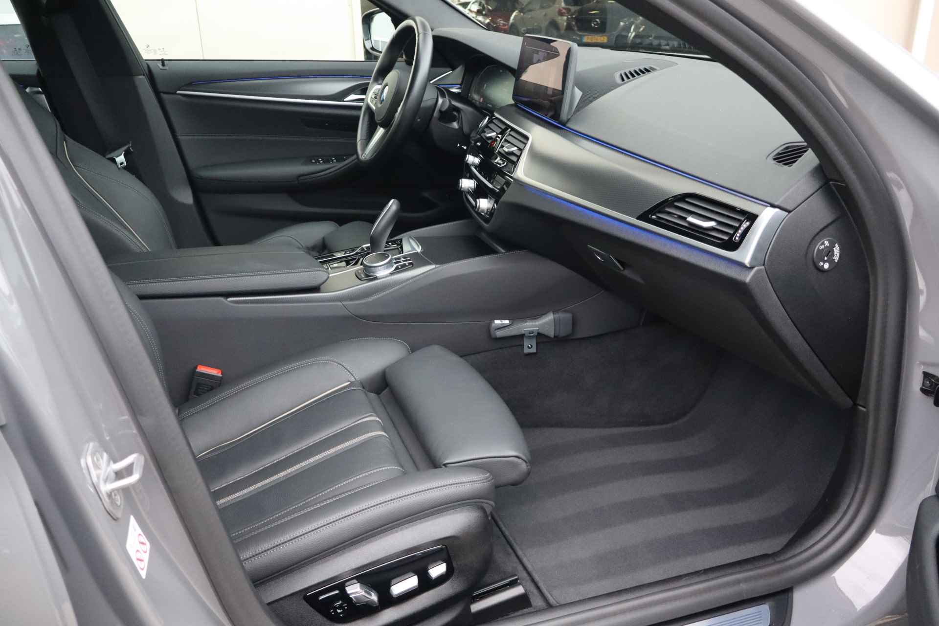 BMW 5 Serie 530i High Executive Edition NL-Auto!! HUD I 360-Camera I Mem.Seats --- A.S. ZONDAG GEOPEND VAN 11.00 T/M 15.30 --- - 11/48