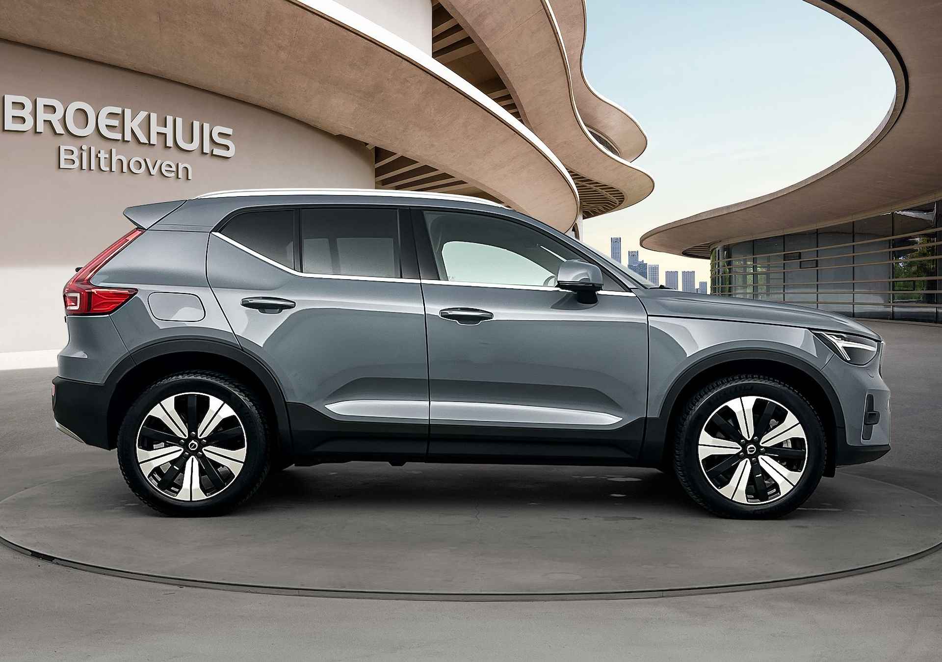 Volvo XC40 T4 Recharge Ultimate Bright | Panoramadak | BLIS | Stoelgeheugen | PDC + Camera | H&K Audio | Stoel + Stuur verw | - 2/39