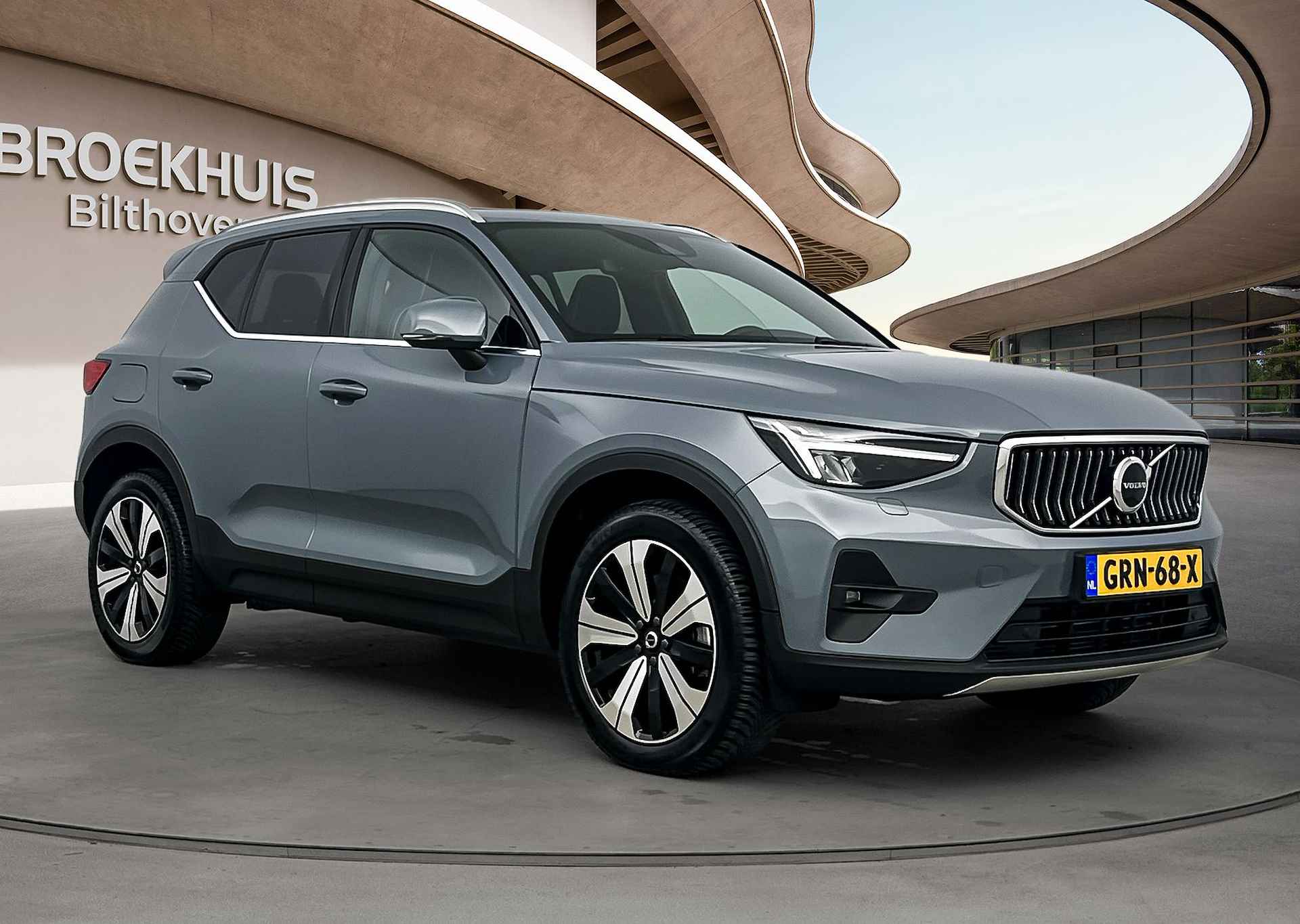 Volvo XC40 T4 Recharge Ultimate Bright | Panoramadak | BLIS | Stoelgeheugen | PDC + Camera | H&K Audio | Stoel + Stuur verw | - 4/39