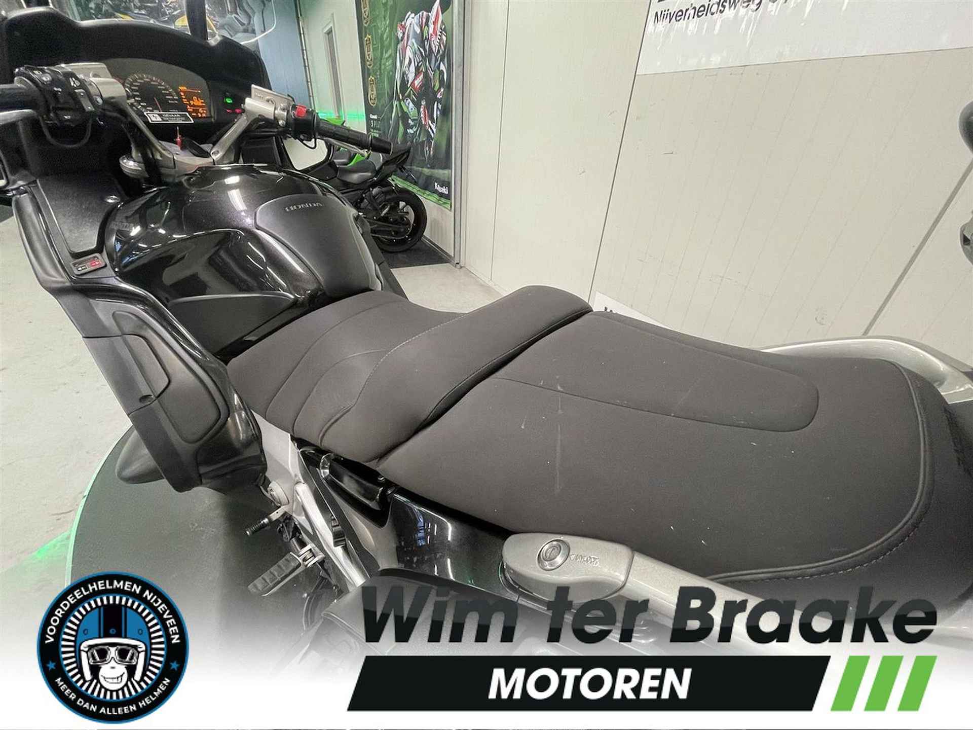 Honda ST 1300 Pn. Eur. ABS - 2009 - 12/25