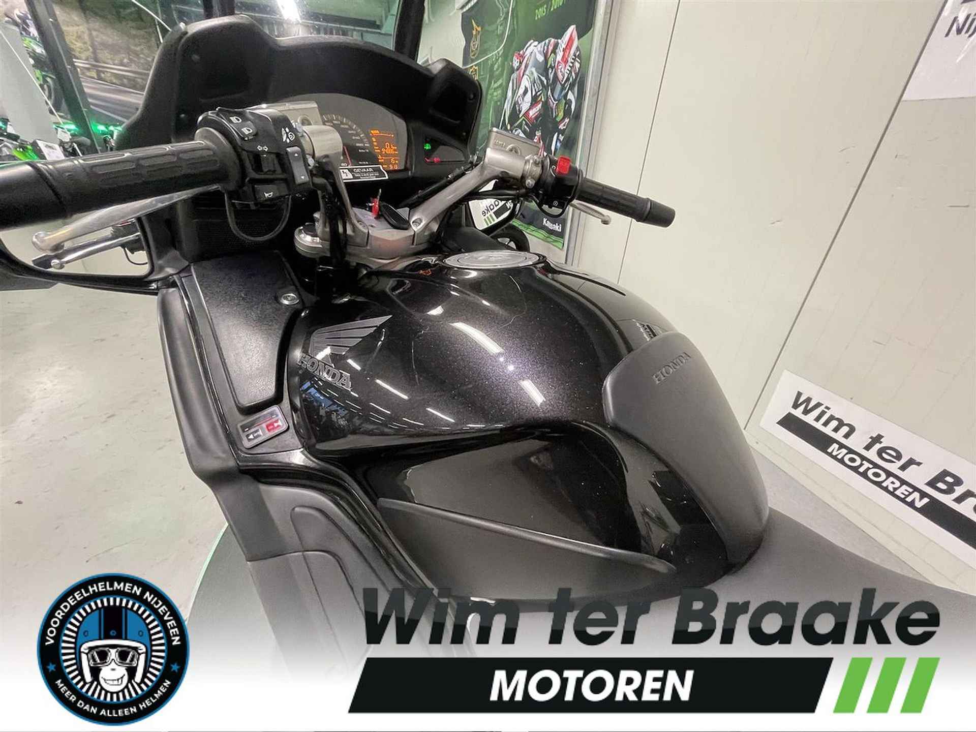 Honda ST 1300 Pn. Eur. ABS - 2009 - 13/25