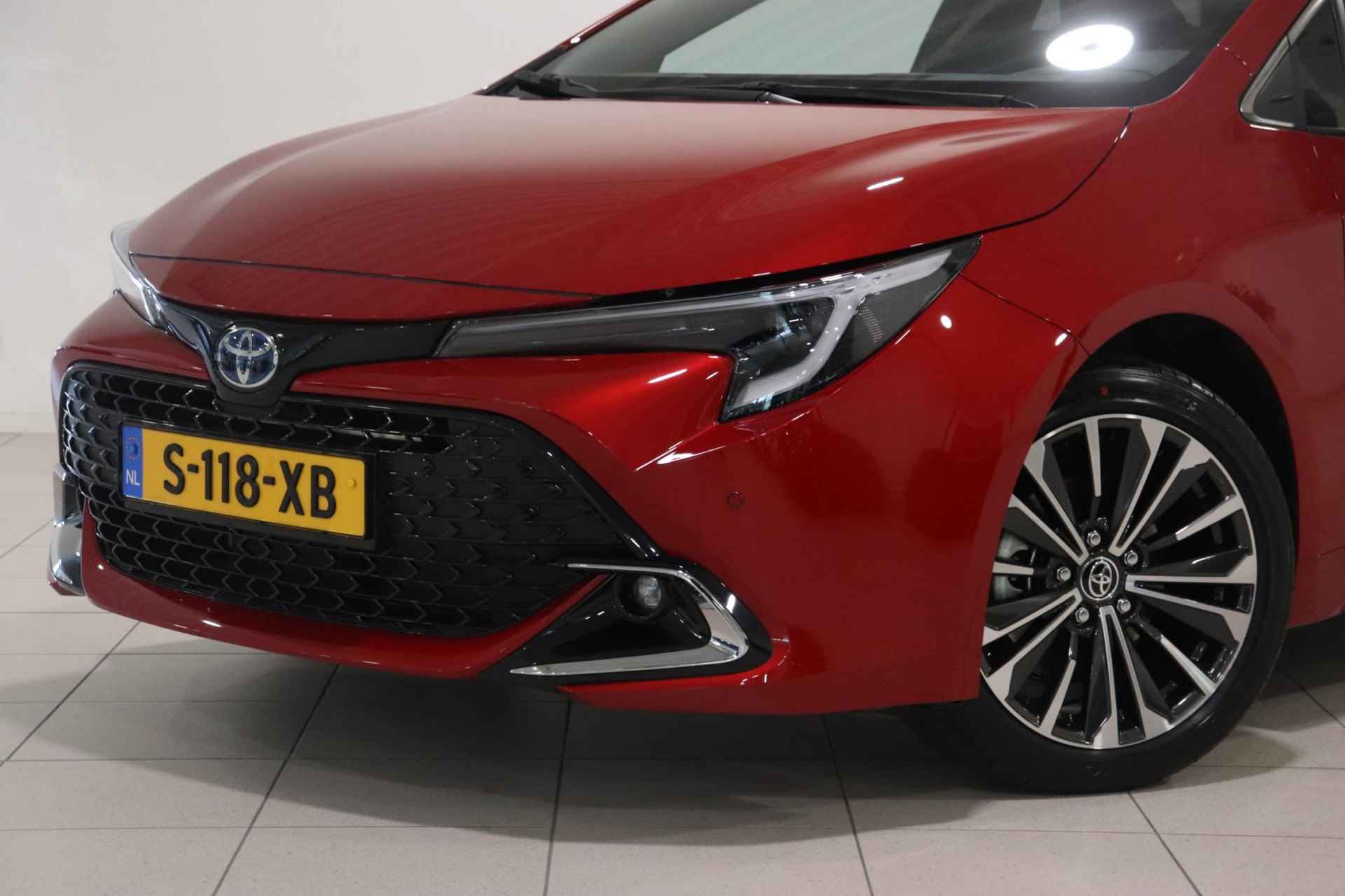 Toyota Corolla 1.8 Hybrid First Edition, Stoelverwarming, Nieuwe 1.8 motor met 140PK, Cruise Control, Climate Control, Sensoren, Apple Carplay/Android Auto! - 6/38