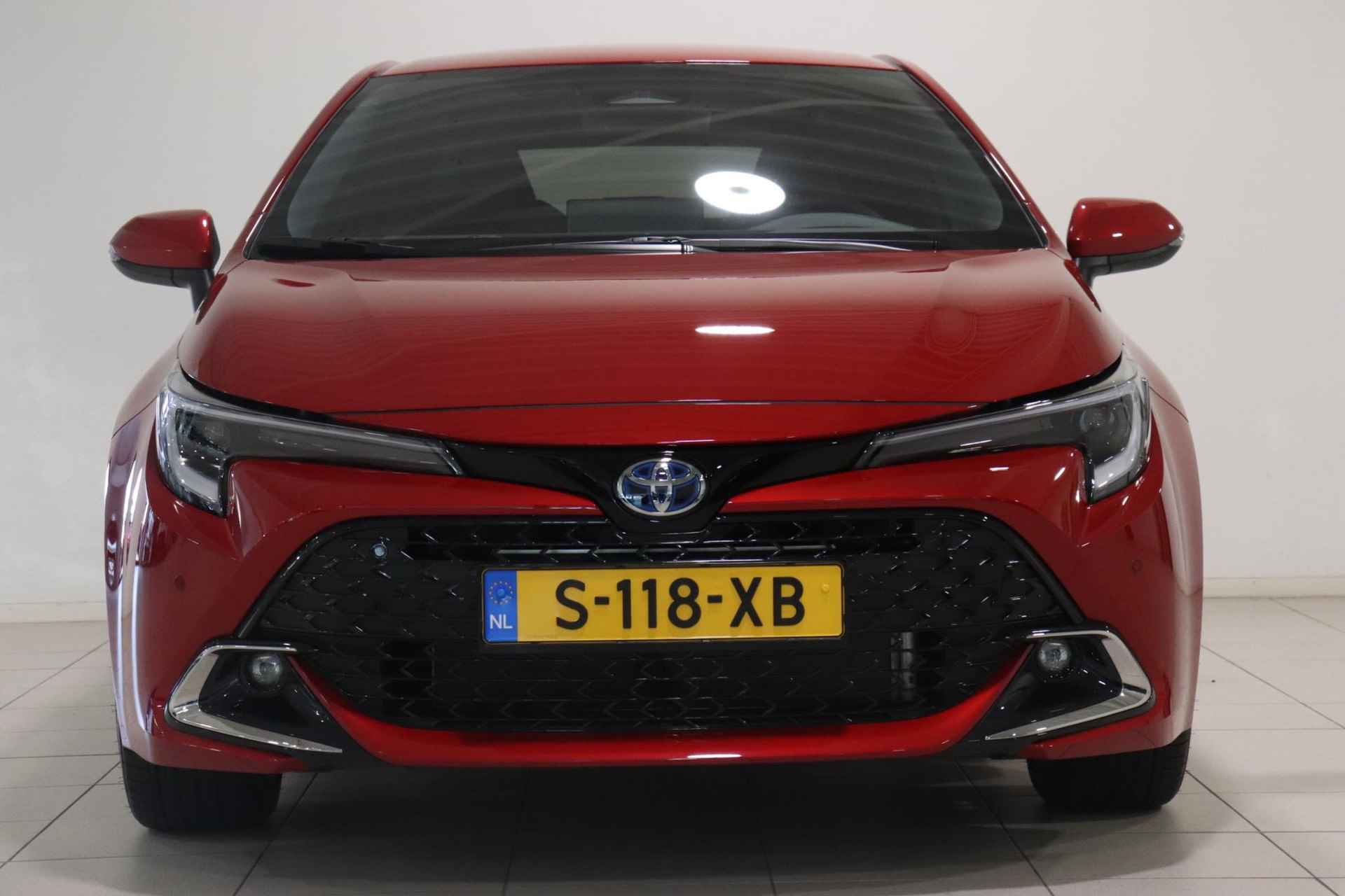 Toyota Corolla 1.8 Hybrid First Edition, Stoelverwarming, Nieuwe 1.8 motor met 140PK, Cruise Control, Climate Control, Sensoren, Apple Carplay/Android Auto! - 12/38