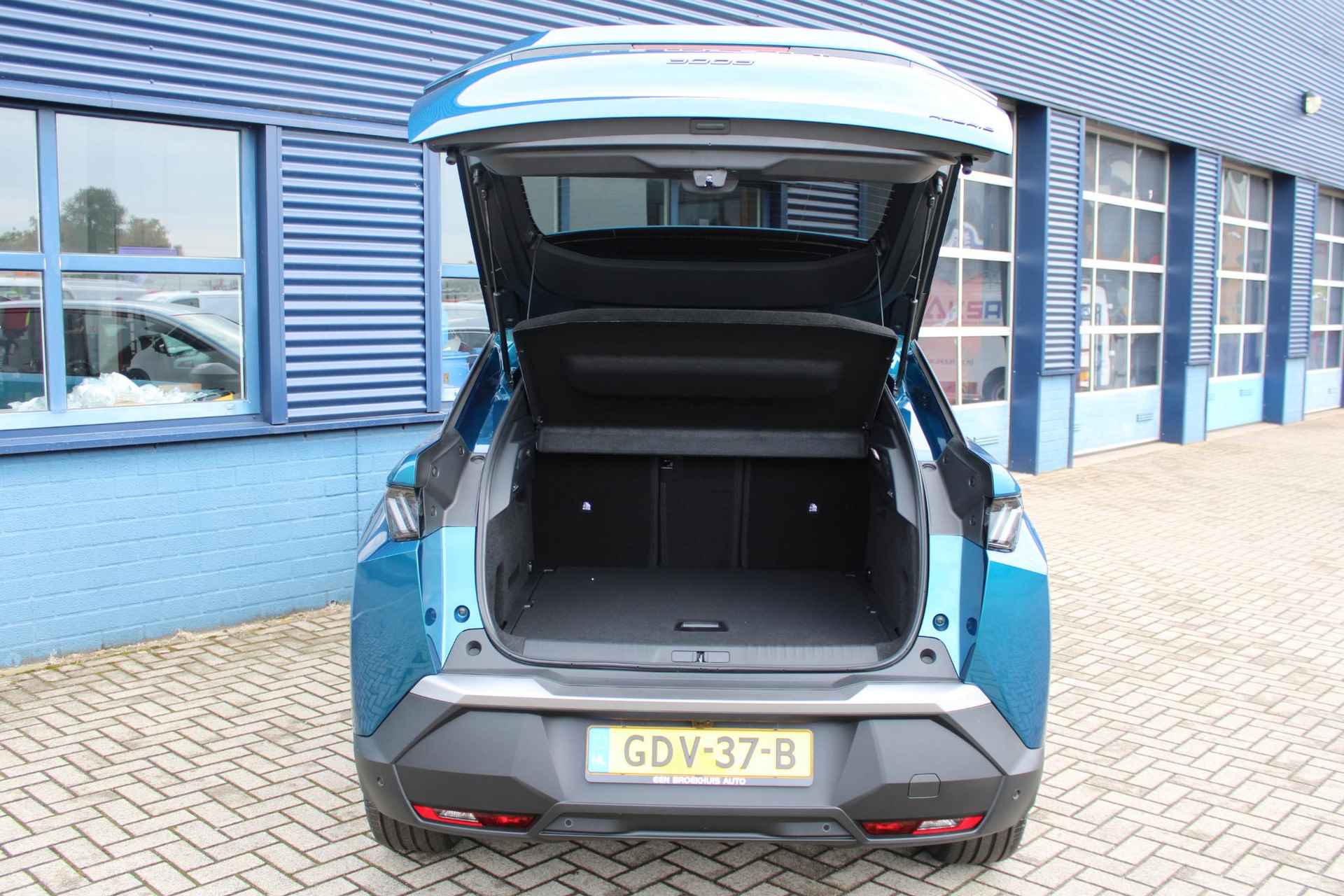 Peugeot 3008 1.2 Hybrid 136 Allure Demo vraag naar km stand - 8/31