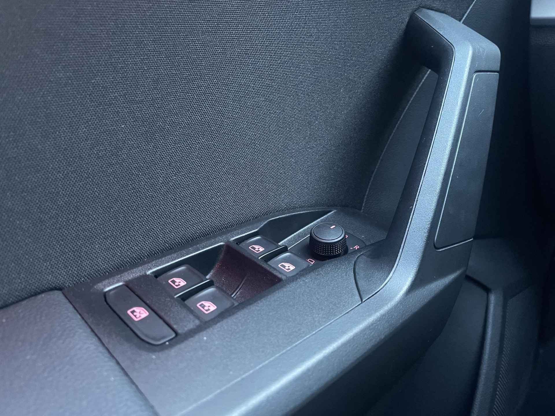 SEAT Ibiza 1.0 TSI FR / Navigatie via Apple Carplay & Android Auto / Cruise Control / Stoelverwarming / Parkeersensoren voor & Achter / - 11/34