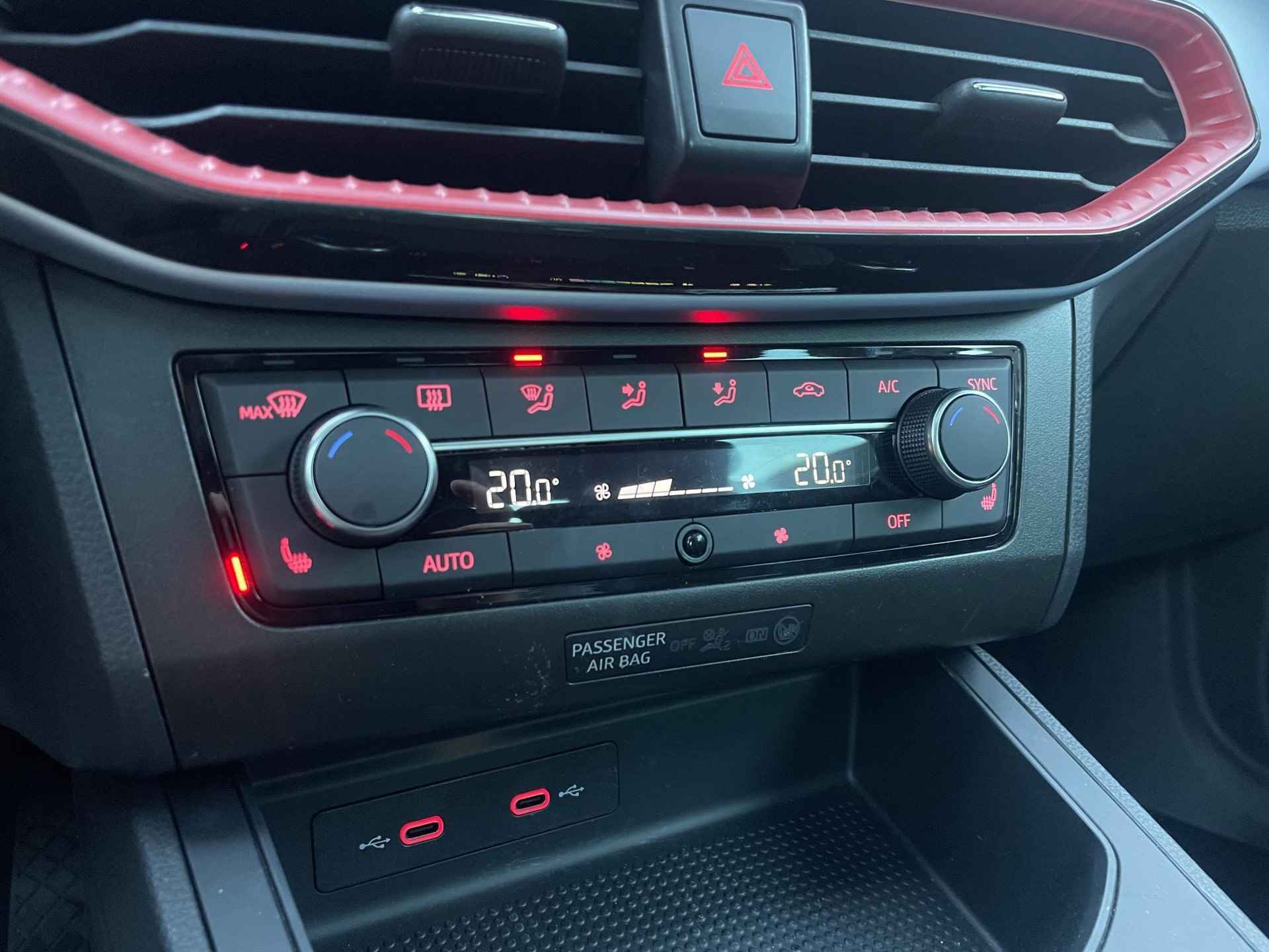 SEAT Ibiza 1.0 TSI FR / Navigatie via Apple Carplay & Android Auto / Cruise Control / Stoelverwarming / Parkeersensoren voor & Achter / - 27/34