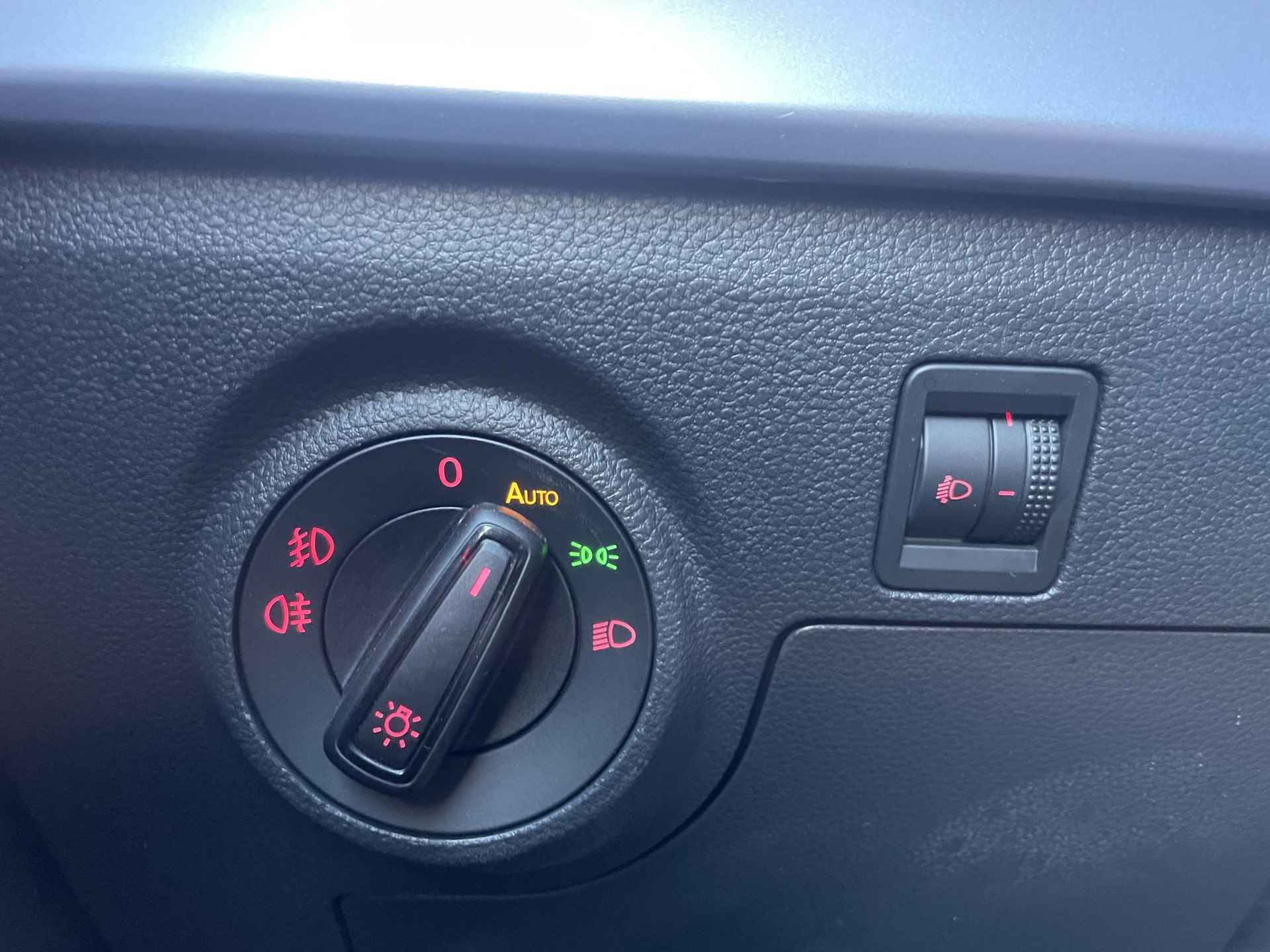 SEAT Ibiza 1.0 TSI FR / Navigatie via Apple Carplay & Android Auto / Cruise Control / Stoelverwarming / Parkeersensoren voor & Achter / - 33/34