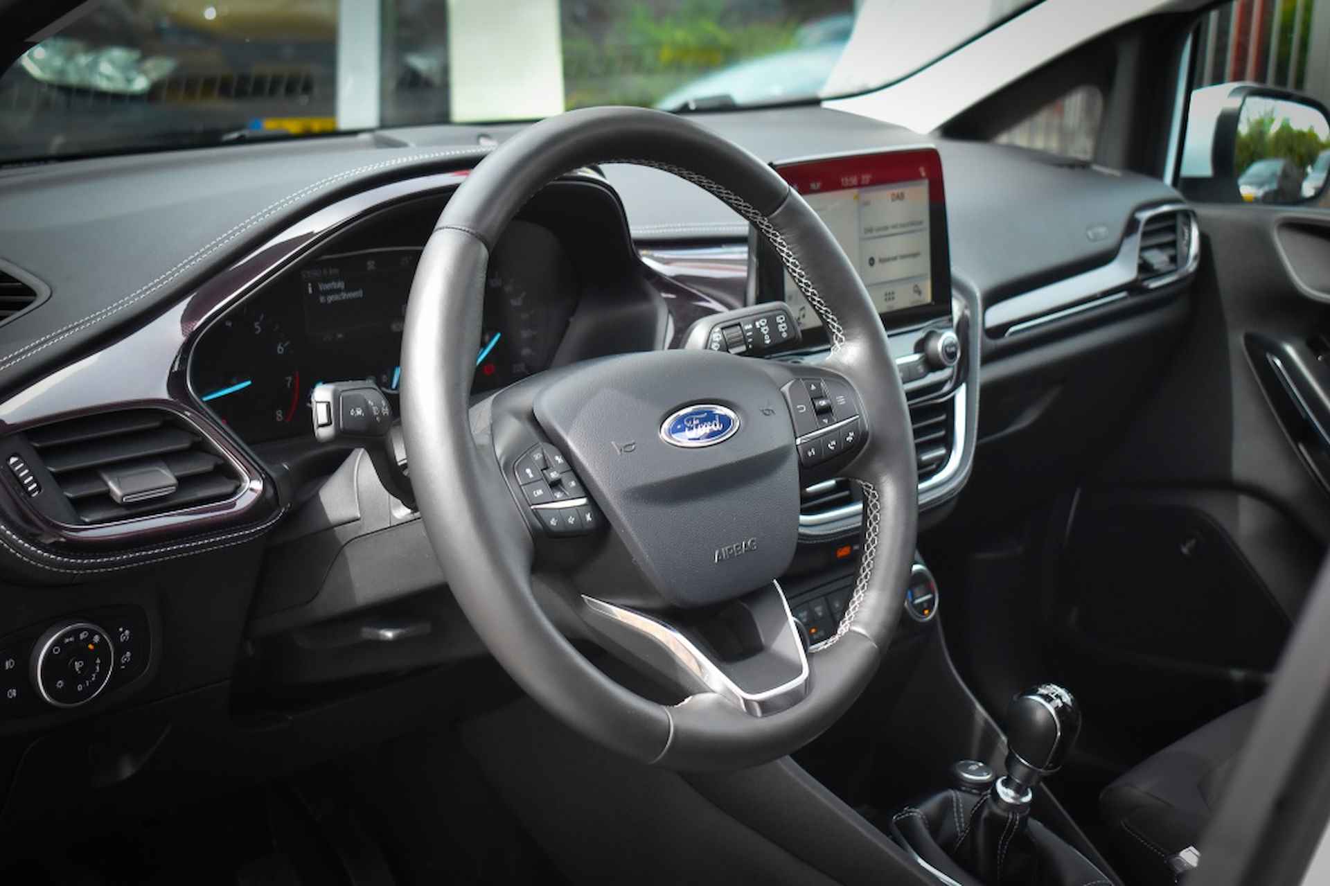 Ford Fiesta 1.0 EcoB. Vignale / SCHUIFDAK / CAMERA / WINTER PAKKET - 13/33