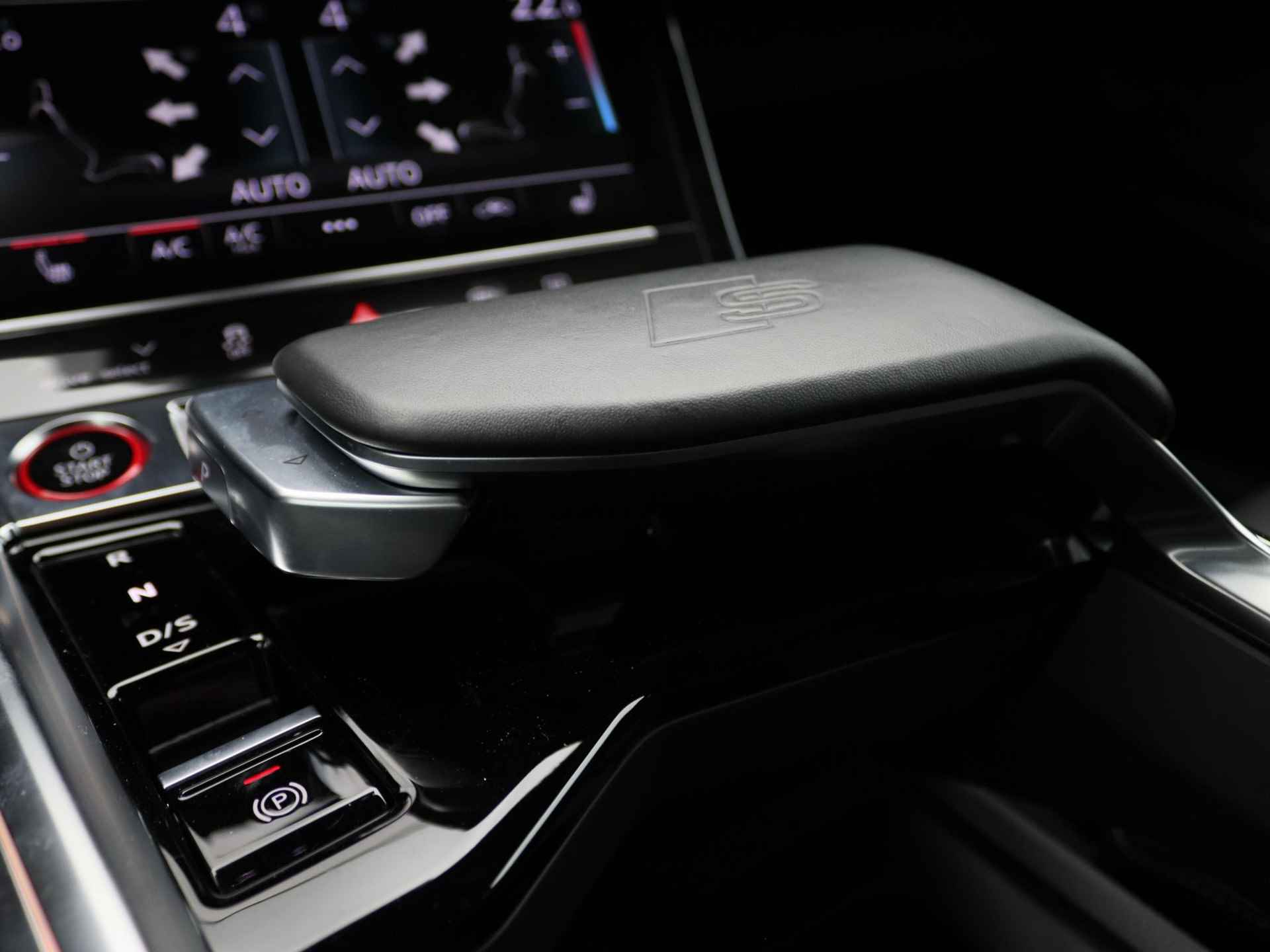 Audi e-tron Sportback S quattro 95kWh 503PK Black style, leder, Bang&Olufsen, Matrix-LED, 360 gr. camera's, keyless, stoelverwarming, alarm, 21'' lichtmetaal - 34/49