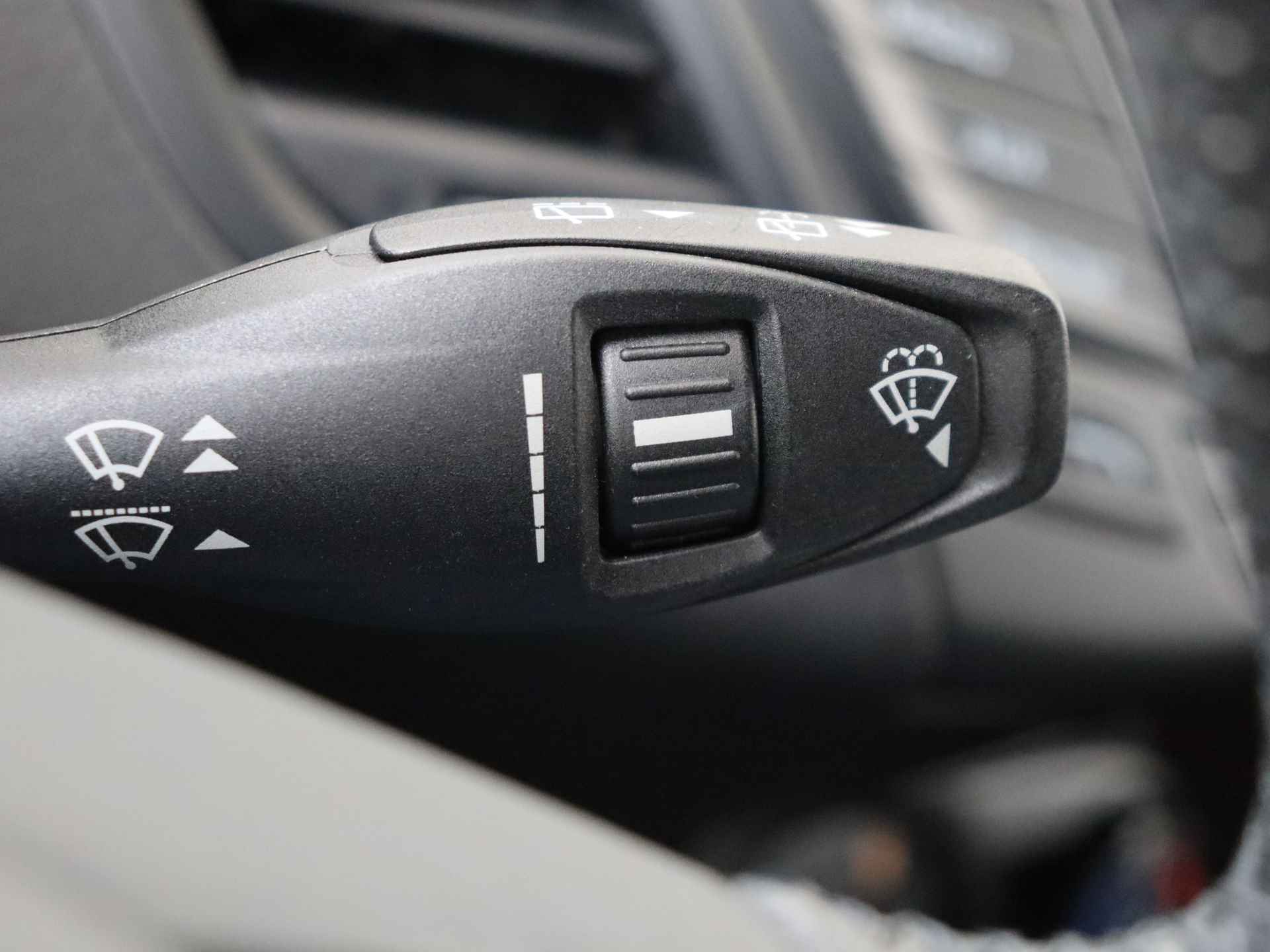 Ford Fiesta 1.0 EcoBoost ST Line | Navigatie | Parkeerhulp | Climate-en cruise control | Voorruit verwarming | - 27/41