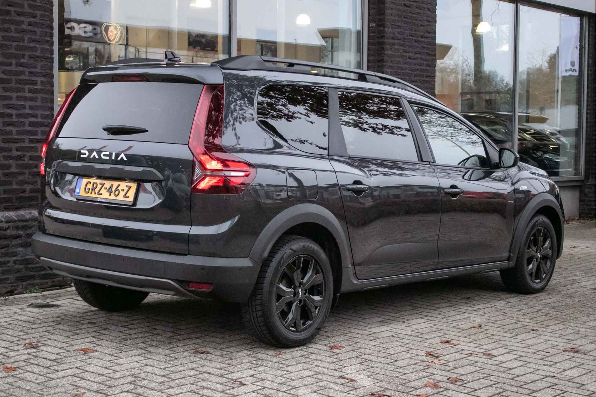 Dacia Jogger 1.0 TCe 110 Extreme 7p. - All-in rijklrprs | 7 persoons uitv. | Navi | Camera - 3/42