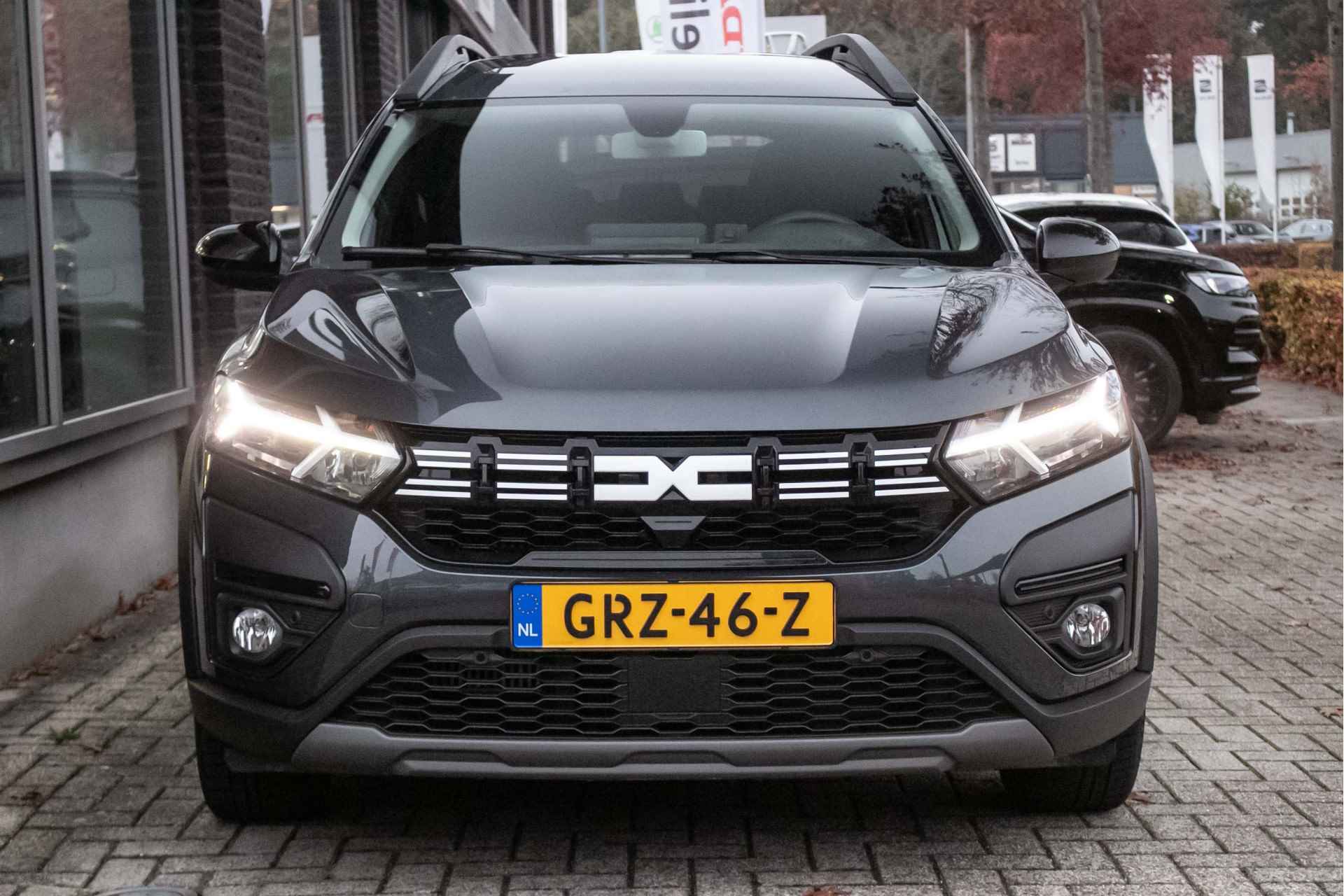 Dacia Jogger 1.0 TCe 110 Extreme 7p. - All-in rijklrprs | 7 persoons uitv. | Navi | Camera - 11/42