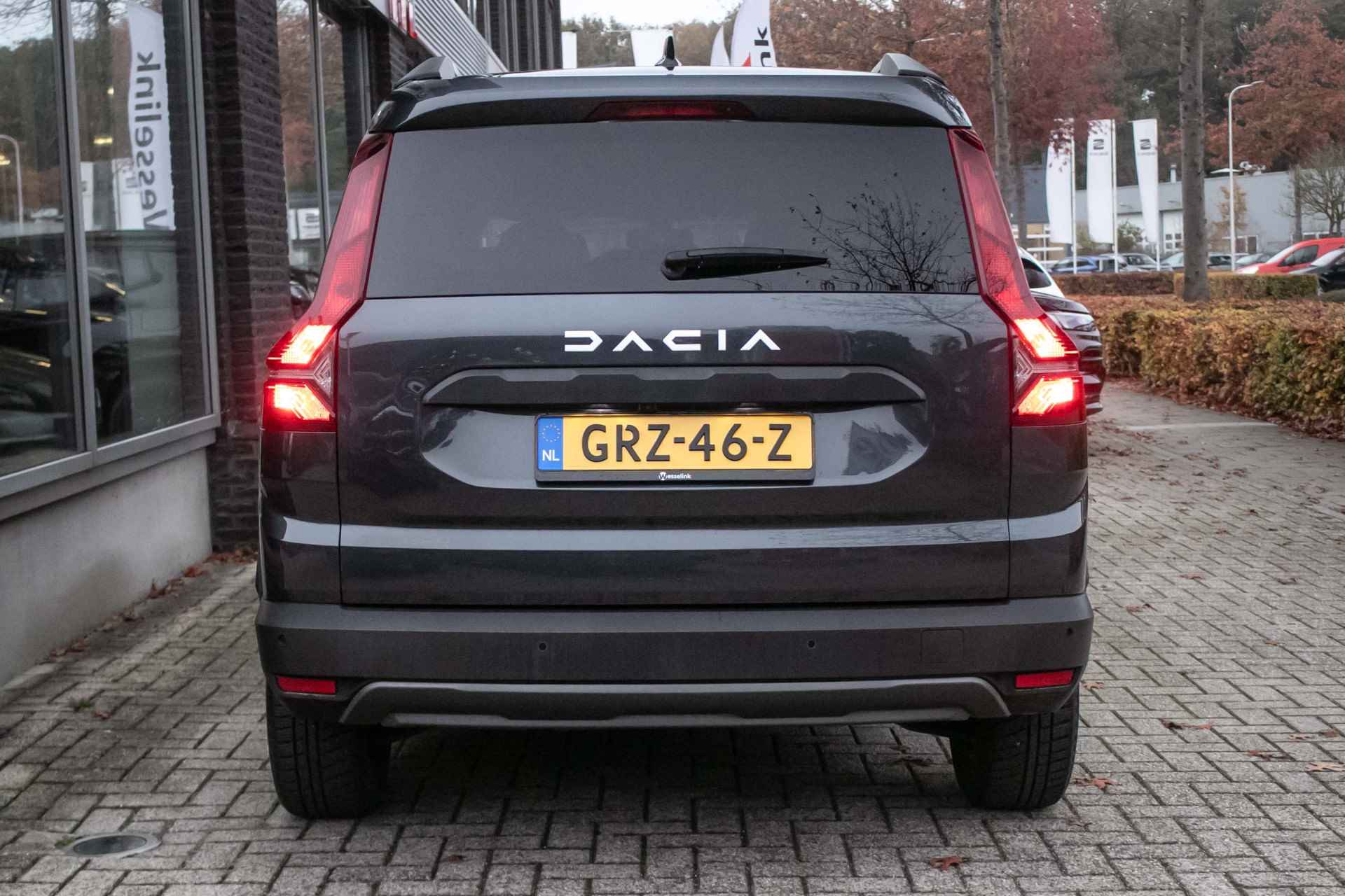 Dacia Jogger 1.0 TCe 110 Extreme 7p. - All-in rijklrprs | 7 persoons uitv. | Navi | Camera - 12/42