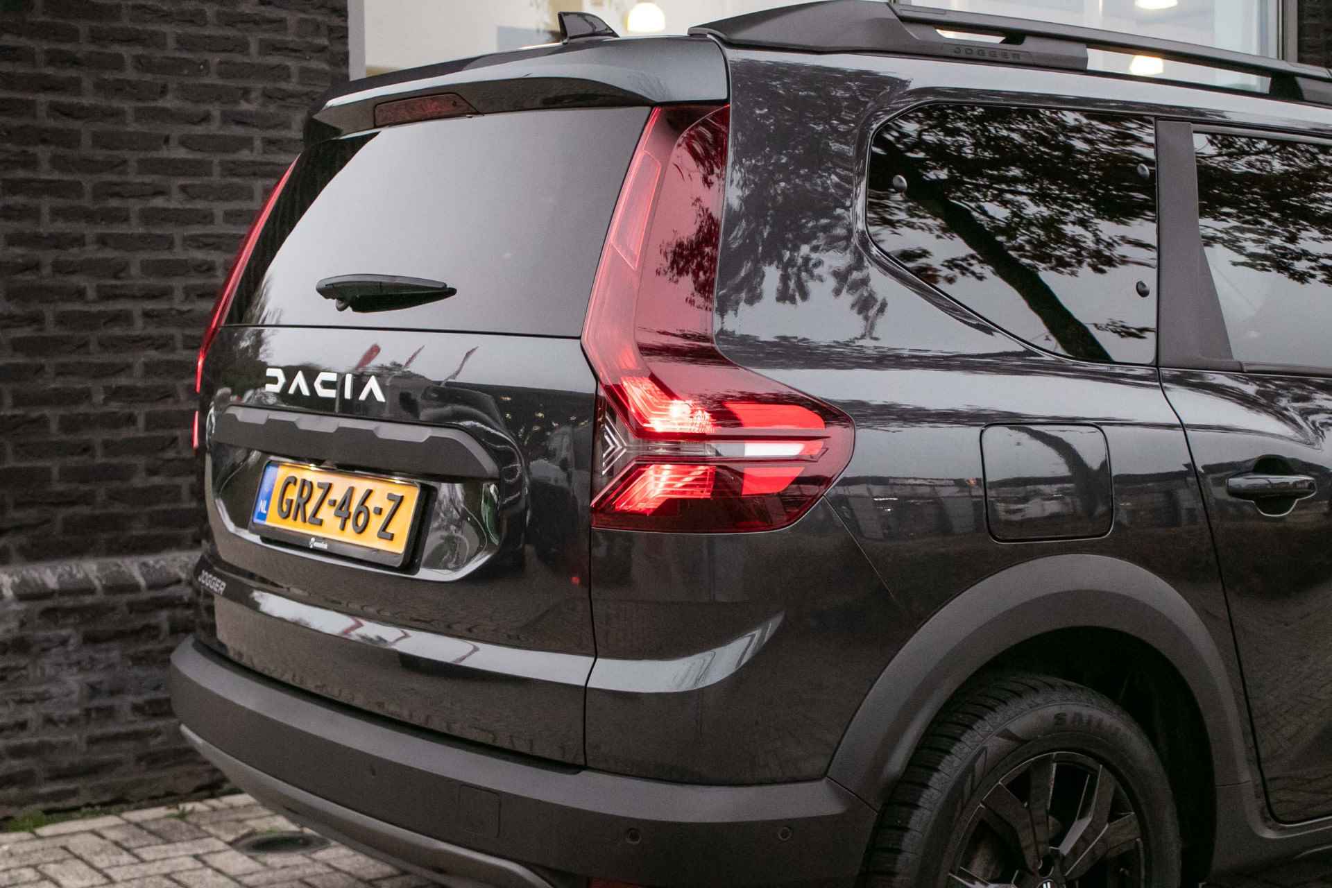 Dacia Jogger 1.0 TCe 110 Extreme 7p. - All-in rijklrprs | 7 persoons uitv. | Navi | Camera - 30/42