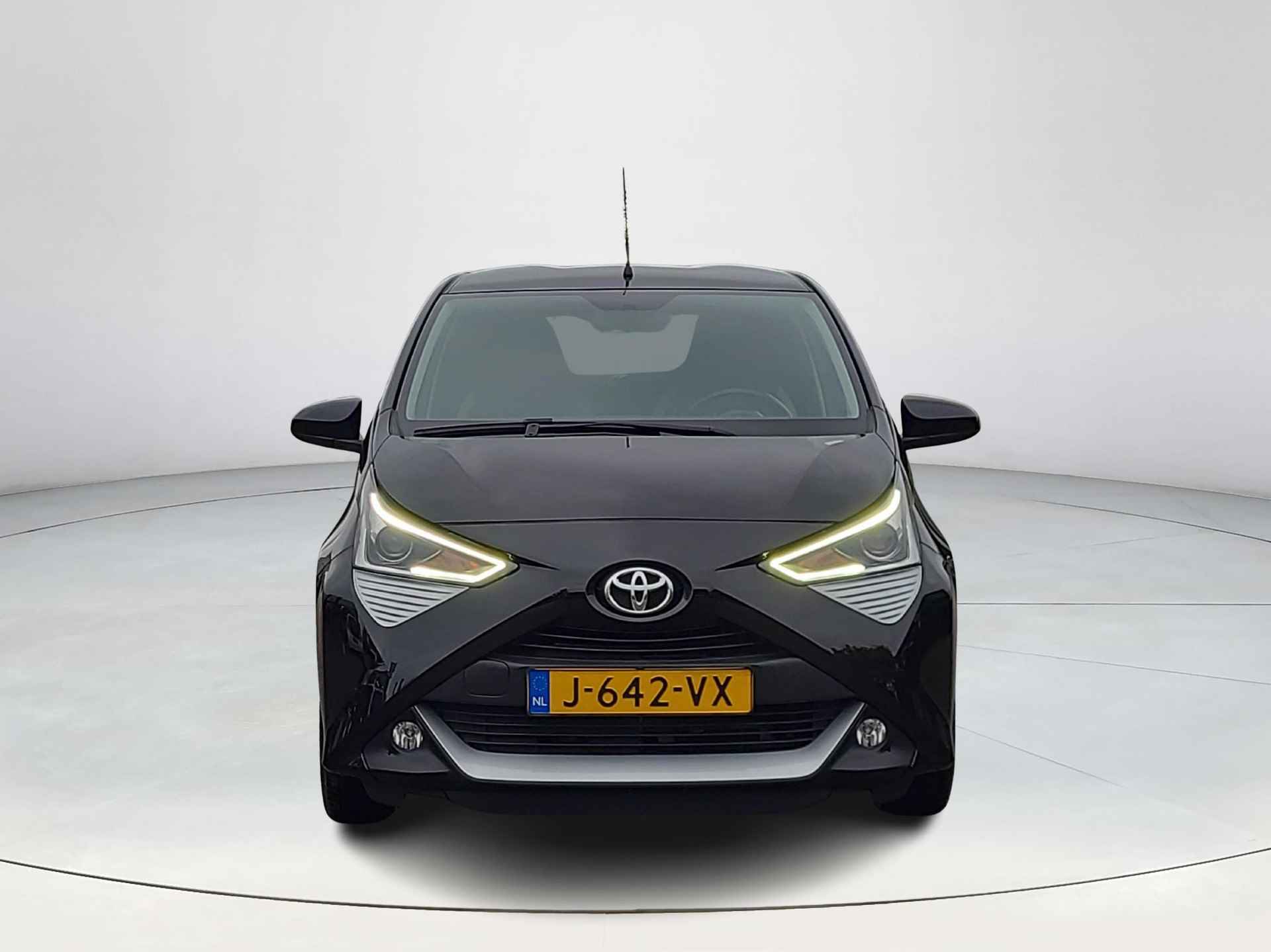 Toyota Aygo 1.0 VVT-i x-joy | Apple CarPlay / Android Auto | Climate Control | Rijklaarprijs incl. garantie | - 9/30