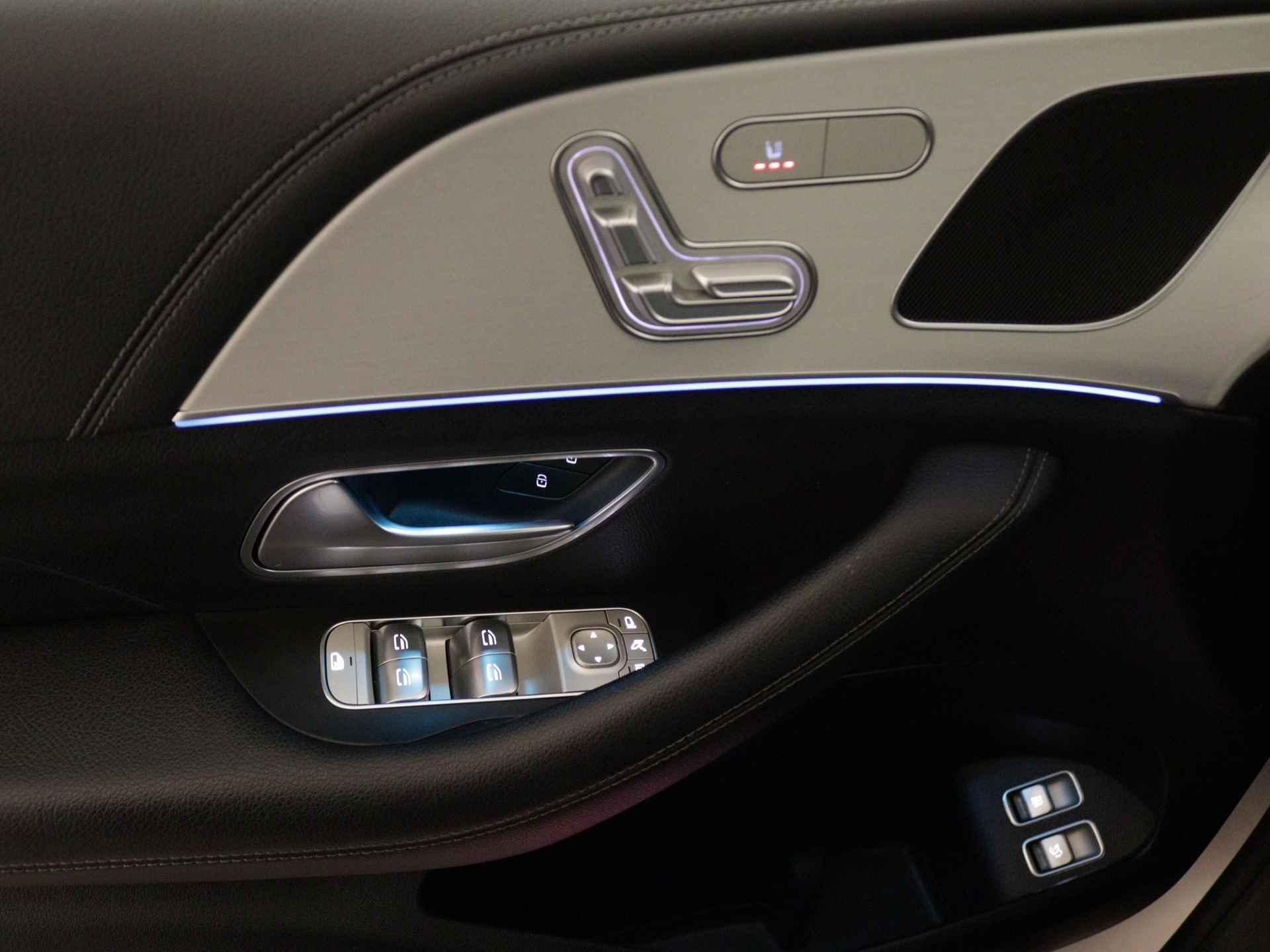 Mercedes-Benz GLE 350 e 4-MATIC AMG Nightpakket Limited 5 spaaks lichtmetalen velgen | Trekhaak | Airmatic | Treeplanken | Alarm klasse 3 |  Augmented Reality | sfeerverlichting | DAB | Parking support | inclusief 24 maanden MB Certified garantie voor europa - 32/45
