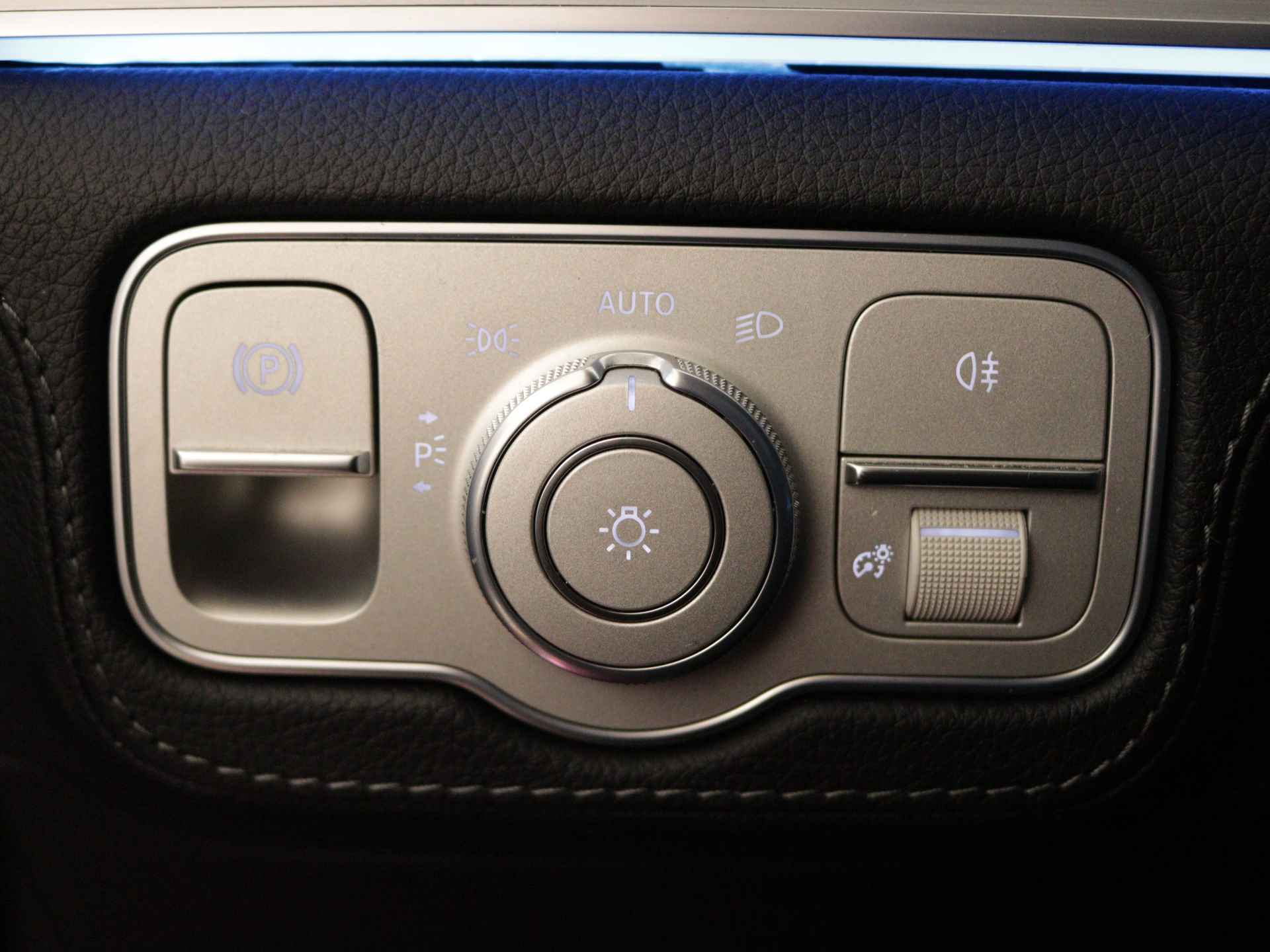 Mercedes-Benz GLE 350 e 4-MATIC AMG Nightpakket Limited 5 spaaks lichtmetalen velgen | Trekhaak | Airmatic | Treeplanken | Alarm klasse 3 |  Augmented Reality | sfeerverlichting | DAB | Parking support | inclusief 24 maanden MB Certified garantie voor europa - 33/45
