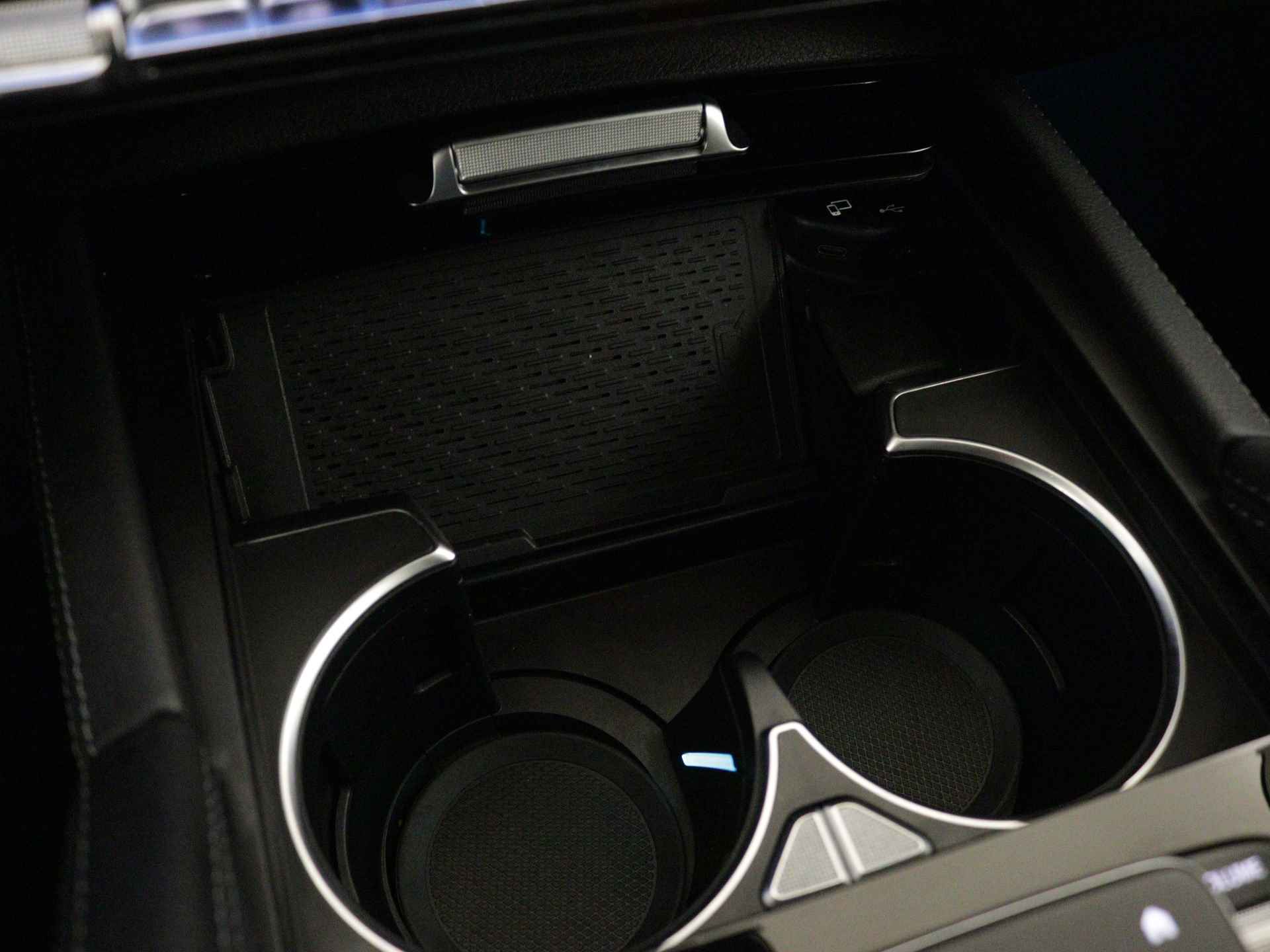 Mercedes-Benz GLE 350 e 4-MATIC AMG Nightpakket Limited 5 spaaks lichtmetalen velgen | Trekhaak | Airmatic | Treeplanken | Alarm klasse 3 |  Augmented Reality | sfeerverlichting | DAB | Parking support | inclusief 24 maanden MB Certified garantie voor europa - 35/45