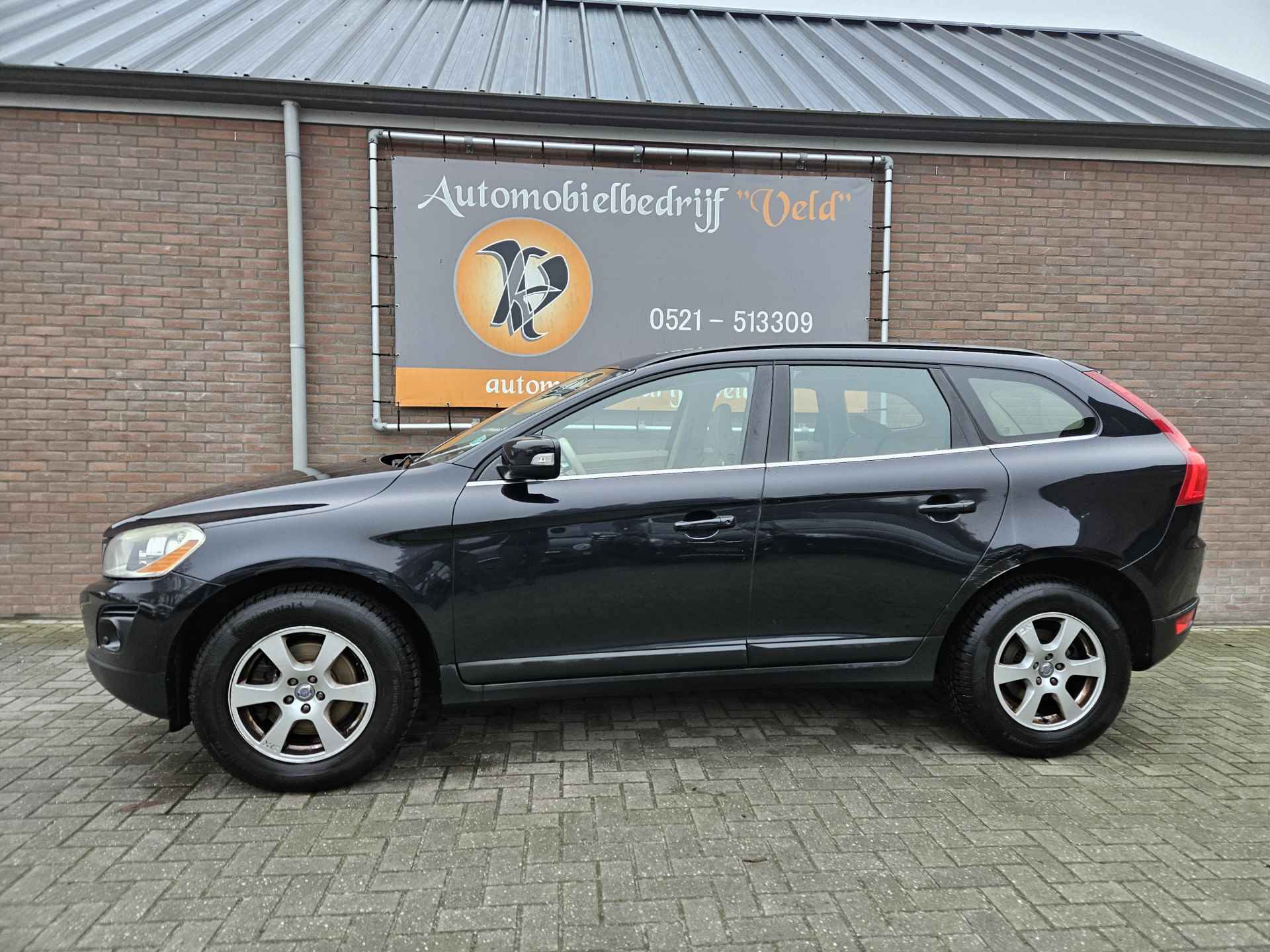 Volvo XC60 2.4D Momentum - 3/38