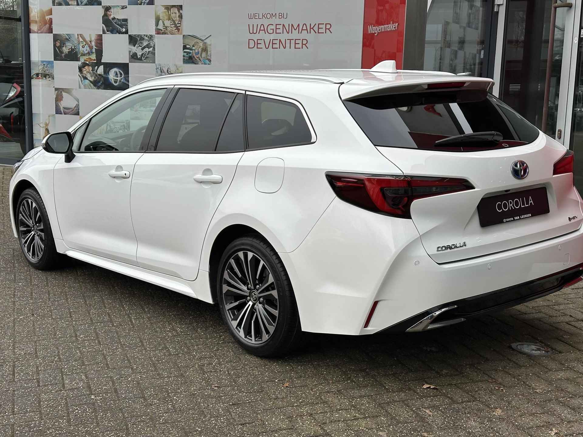 Toyota Corolla Touring Sports Hybrid 140 Business Plus NIEUW DIRECT LEVERBAAR PARK-SENSOREN KEYLESS STOELVERW GETINT GLAS BI-LED - 4/21