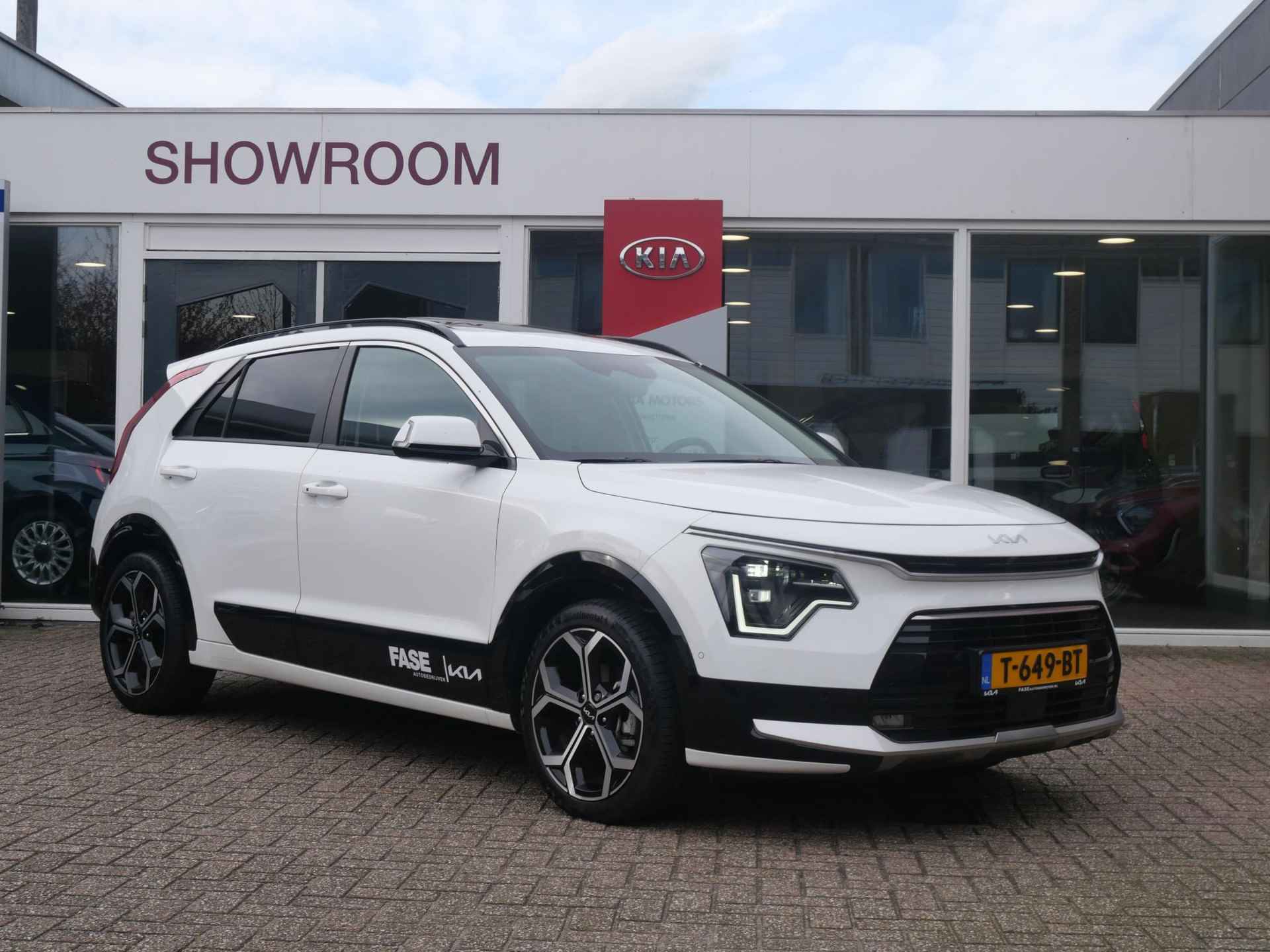 Kia Niro 1.6 GDi Hybrid ExecutiveLine | Schuif-/kanteldak | Stoel-/stuurverwarming | Harman Kardon | 18'' lichtmetaal | Draadloos opladen smartphone - 3/27