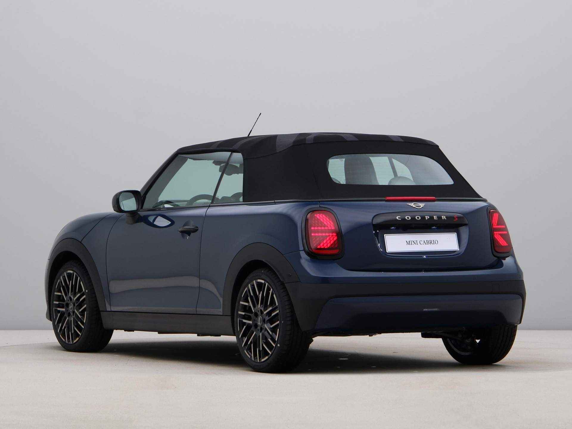 MINI Cooper Cabrio S Favoured Pakket XL PRIVATE LEASE EUR 895,- (48 mnd/10.000 km) - 18/33