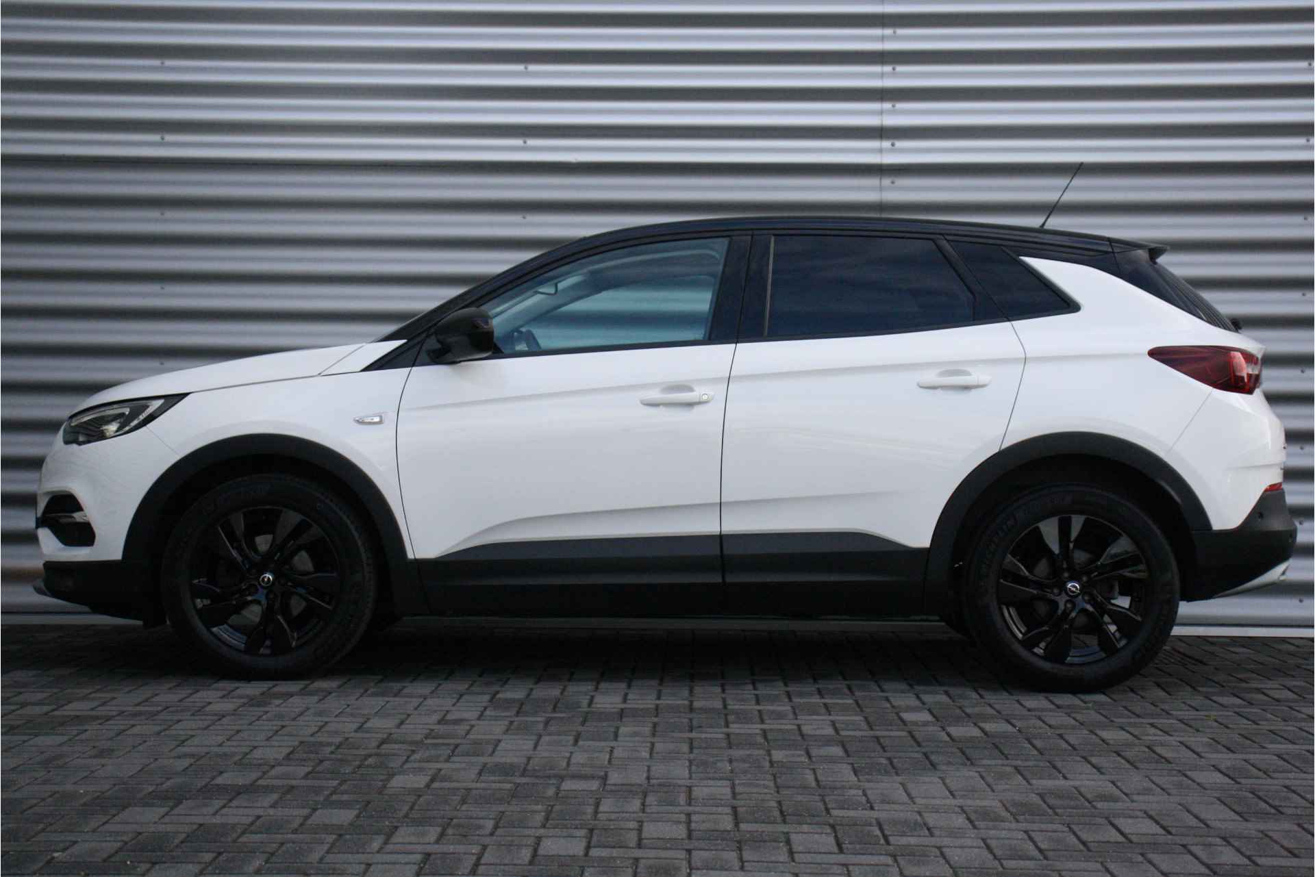 Opel Grandland X 1.2 TURBO 130PK ELEGANCE AUTOMAAT / NAVI / LEDER / CLIMA / LED / AGR / PDC / 18" LMV / CAMERA / WINTERPAKKET / NIEUWSTAAT !! - 2/39