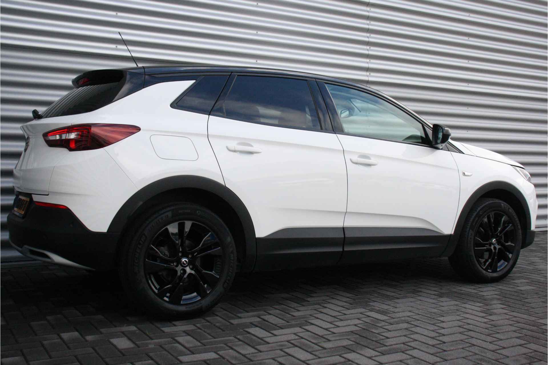 Opel Grandland X 1.2 TURBO 130PK ELEGANCE AUTOMAAT / NAVI / LEDER / CLIMA / LED / AGR / PDC / 18" LMV / CAMERA / WINTERPAKKET / NIEUWSTAAT !! - 7/39