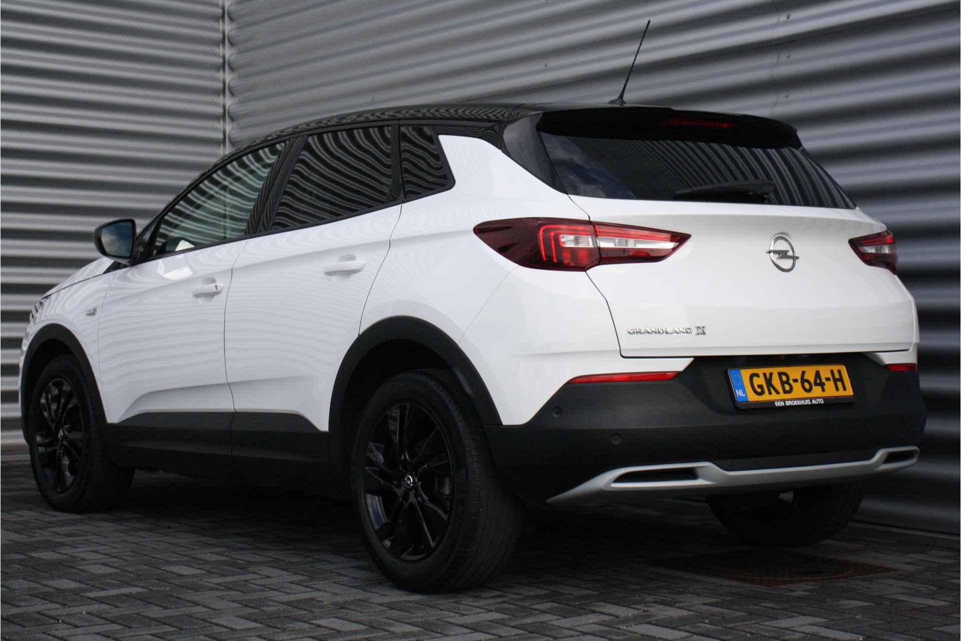 Opel Grandland X 1.2 TURBO 130PK ELEGANCE AUTOMAAT / NAVI / LEDER / CLIMA / LED / AGR / PDC / 18" LMV / CAMERA / WINTERPAKKET / NIEUWSTAAT !! - 9/39