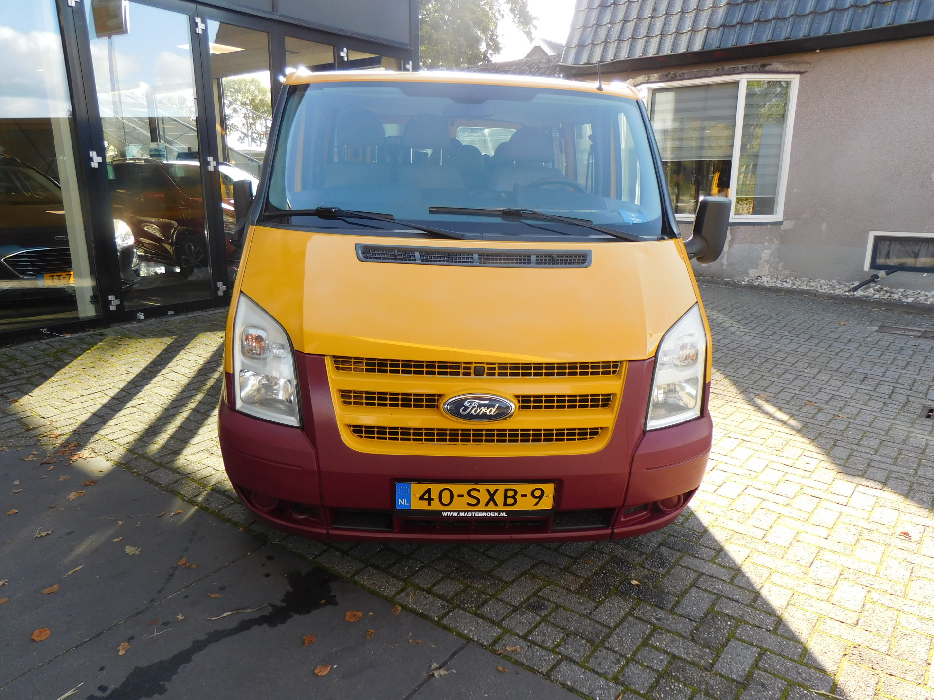 Ford Transit Kombi 300S 2.2 TDCI Ik ben te huur vanaf  €100 per dag Staat in DE KRIM bij viaBOVAG.nl