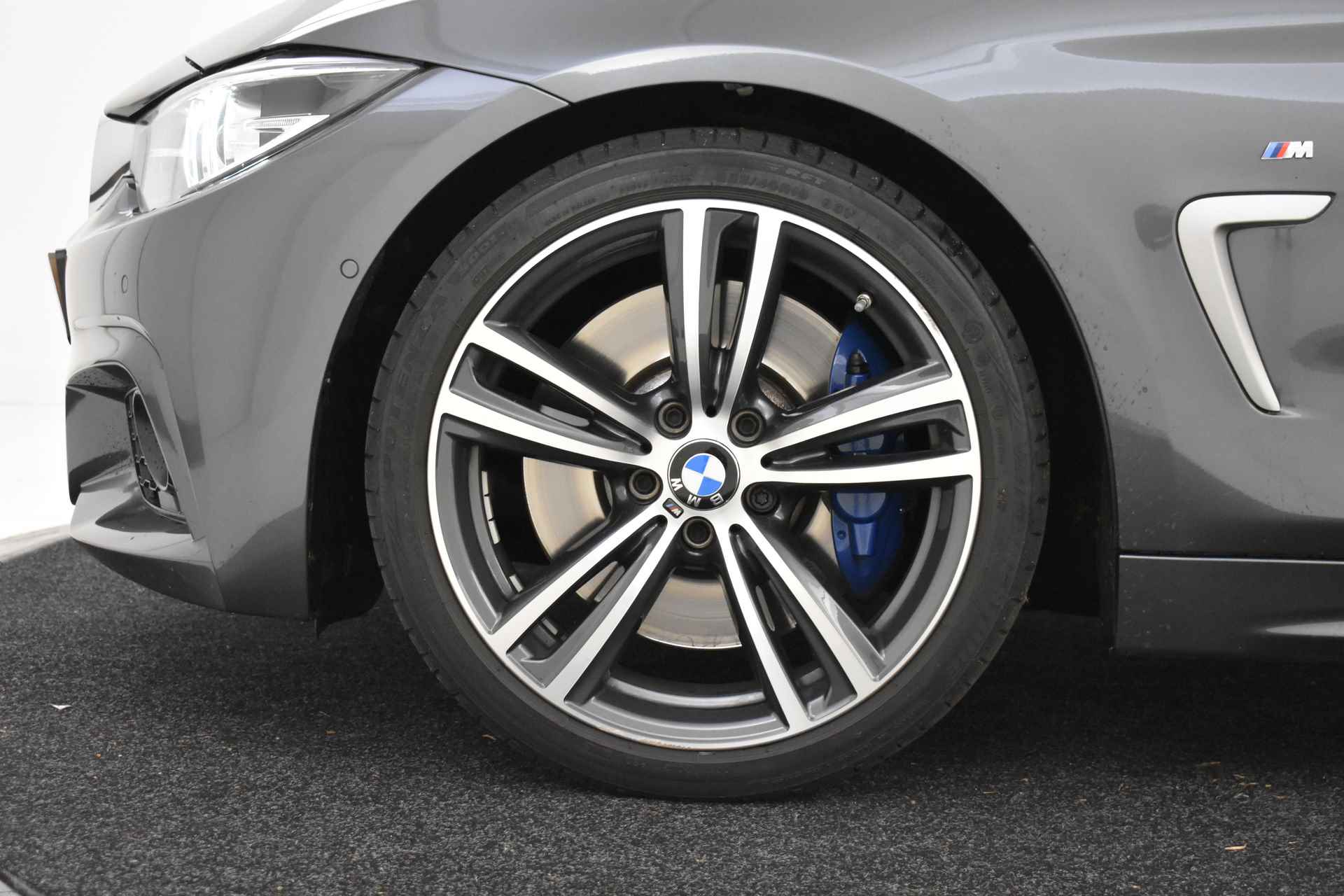 BMW 4 Serie Cabrio 430i High Executive M Sport Automaat / Achteruitrijcamera / Air Collar / Sportstoelen / Harman Kardon / M Sportonderstel / Park Assistant / Lane Change Warning - 11/56