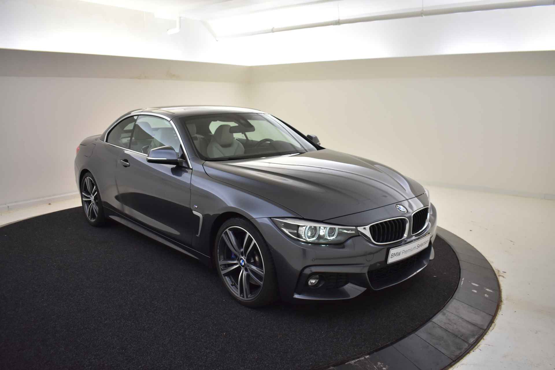 BMW 4 Serie Cabrio 430i High Executive M Sport Automaat / Achteruitrijcamera / Air Collar / Sportstoelen / Harman Kardon / M Sportonderstel | Park Assistant / Lane Change Warning - 11/56