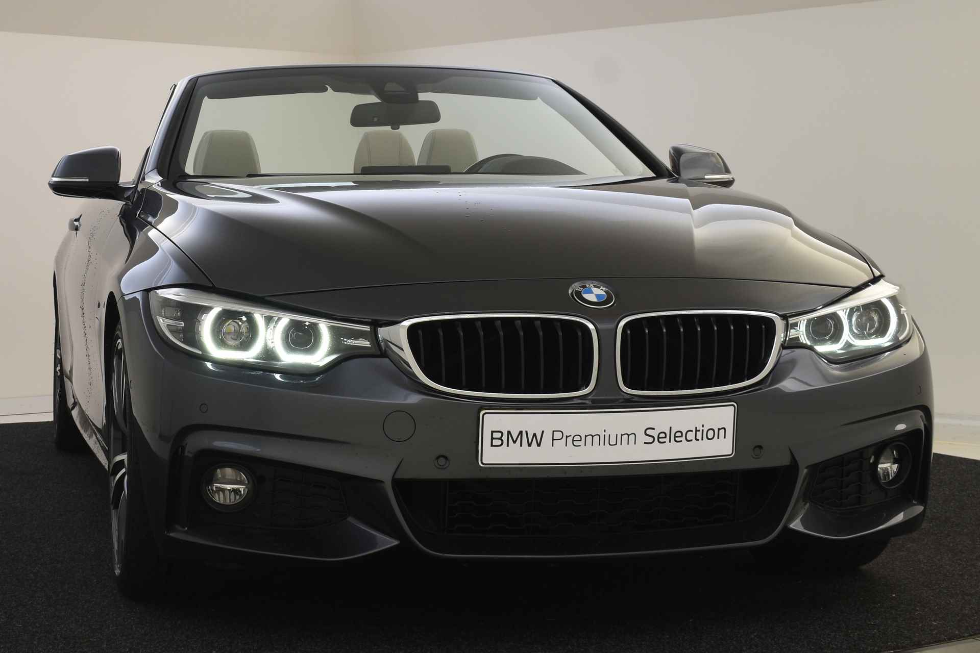 BMW 4 Serie Cabrio 430i High Executive M Sport Automaat / Achteruitrijcamera / Air Collar / Sportstoelen / Harman Kardon / M Sportonderstel | Park Assistant / Lane Change Warning - 14/56