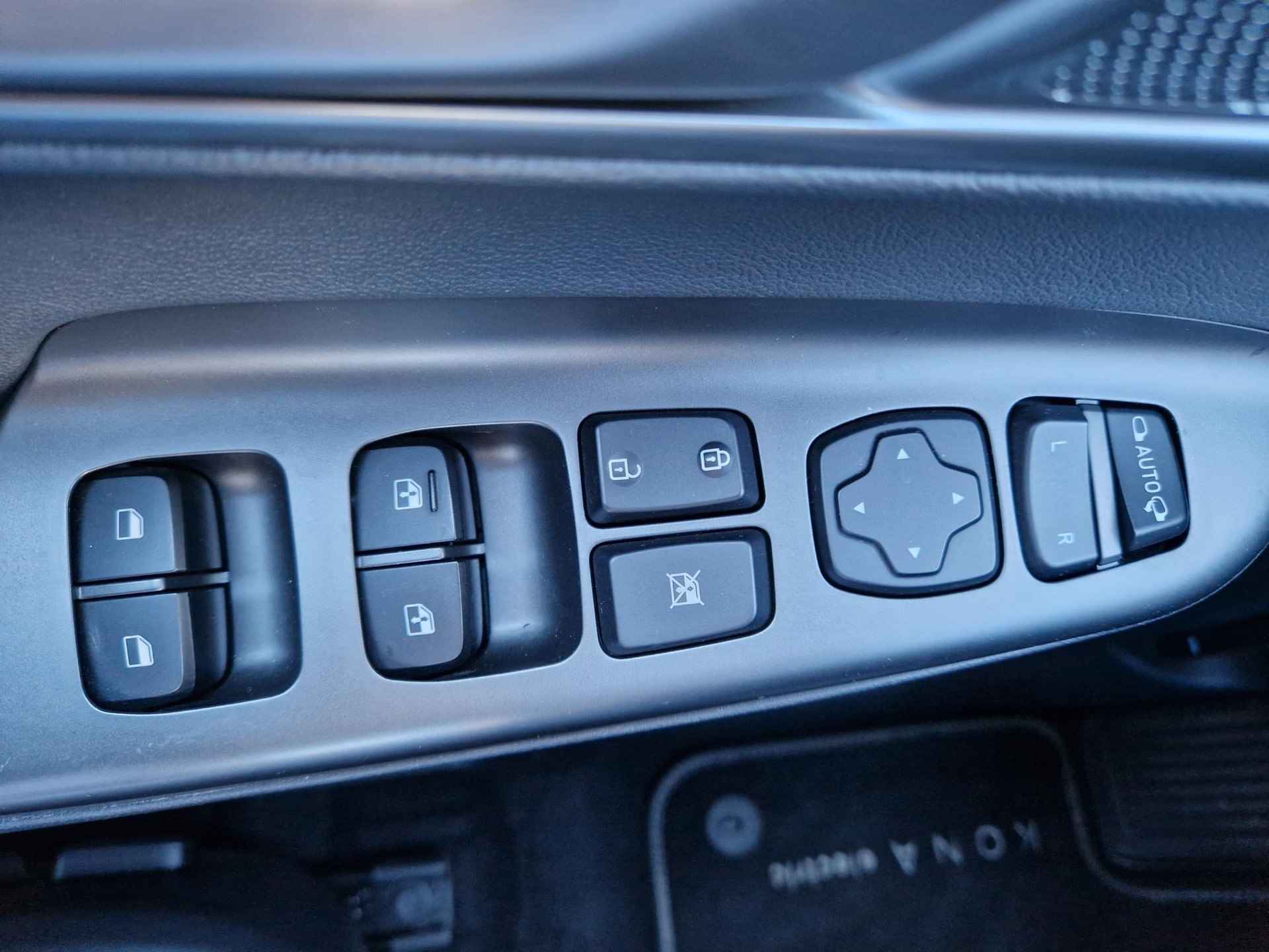 Hyundai Kona EV Premium 64 kWh NAVI | CRUISE | PDC V+A | NLauto - Rijklaarprijs !! - 15/39