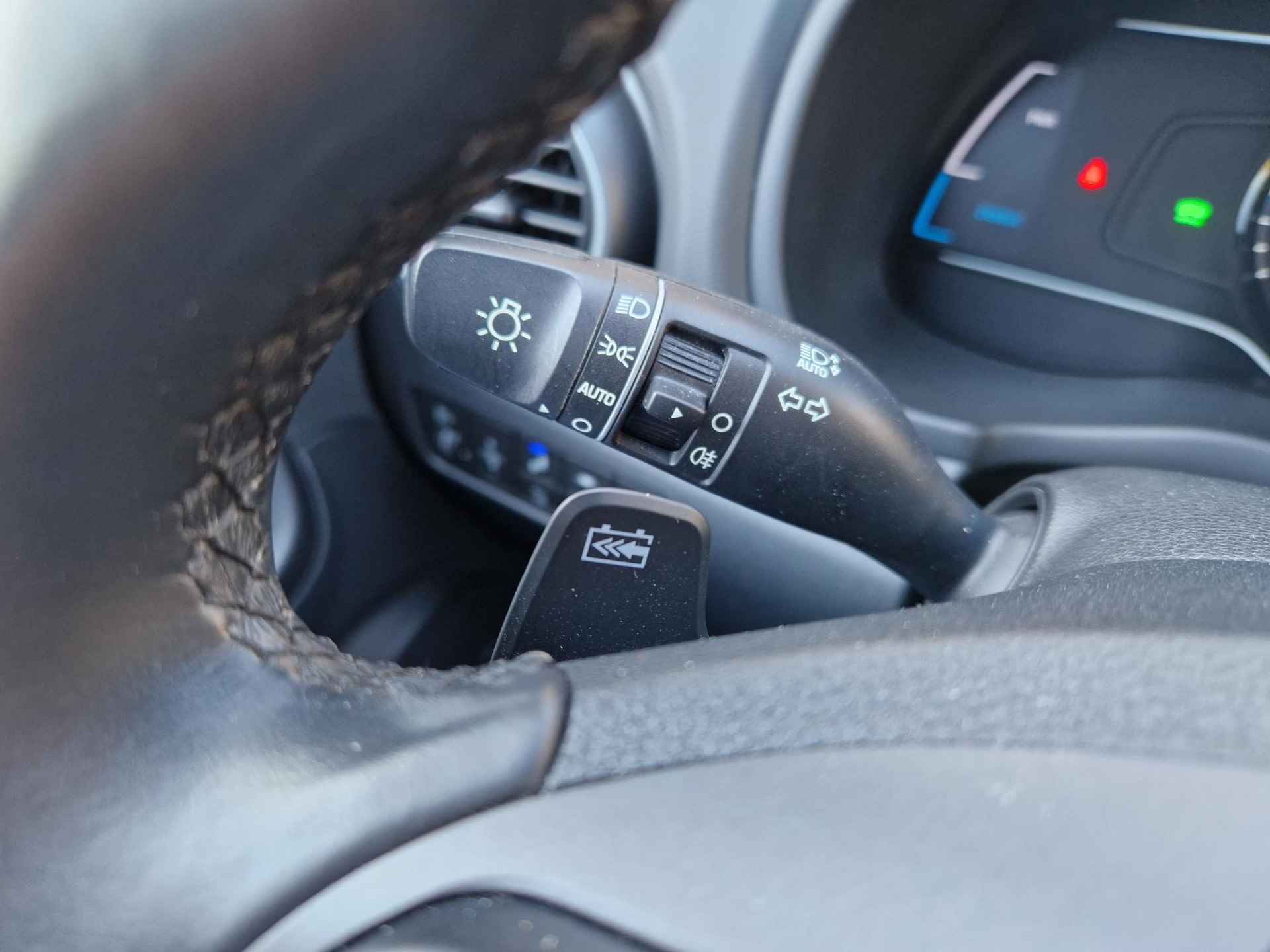 Hyundai Kona EV Premium 64 kWh NAVI | CRUISE | PDC V+A | NLauto - Rijklaarprijs !! - 18/39