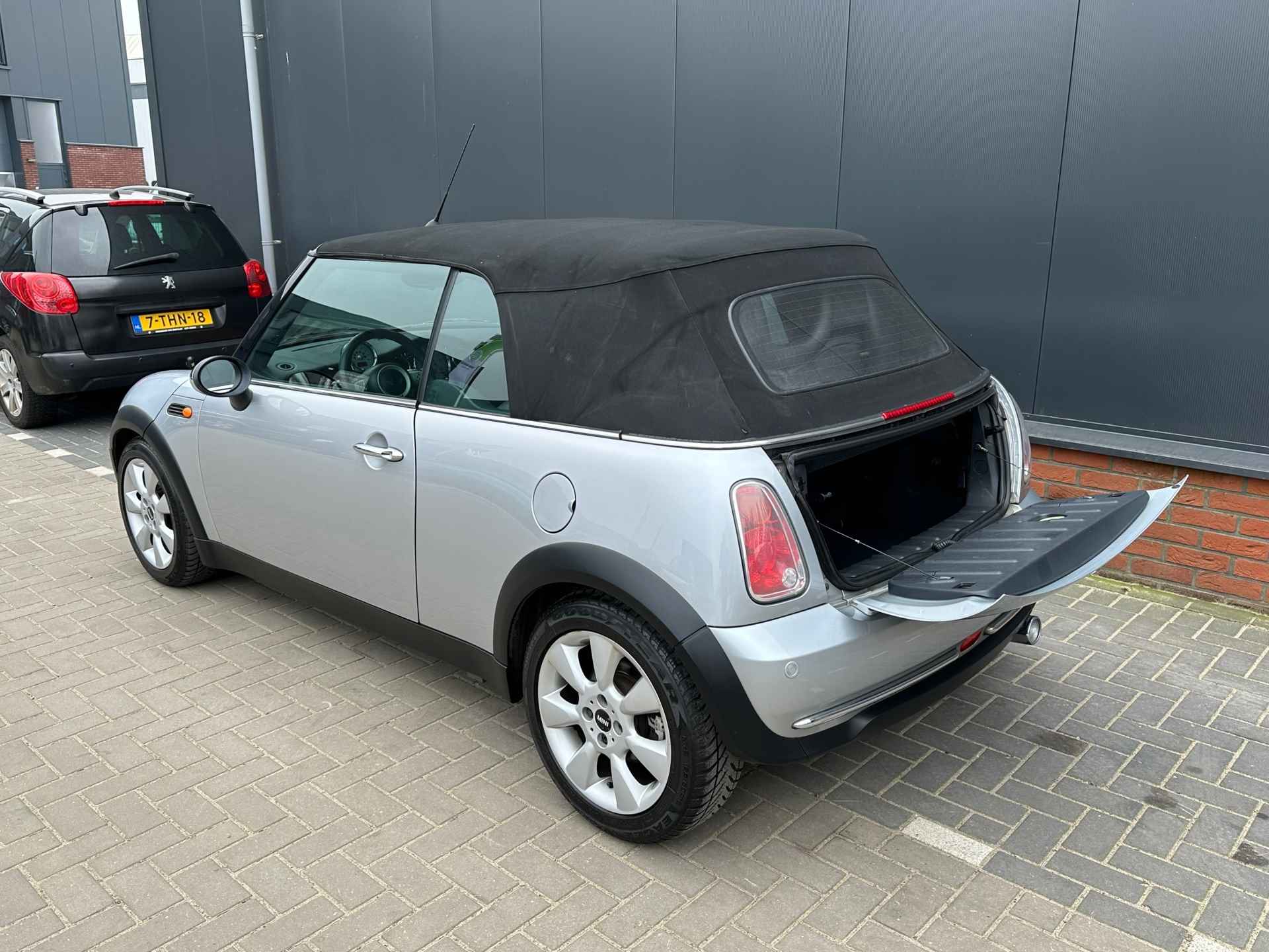 Mini Mini Cabrio 1.6 Cooper Chili (12 mnd BOVAG garantie) - 32/34